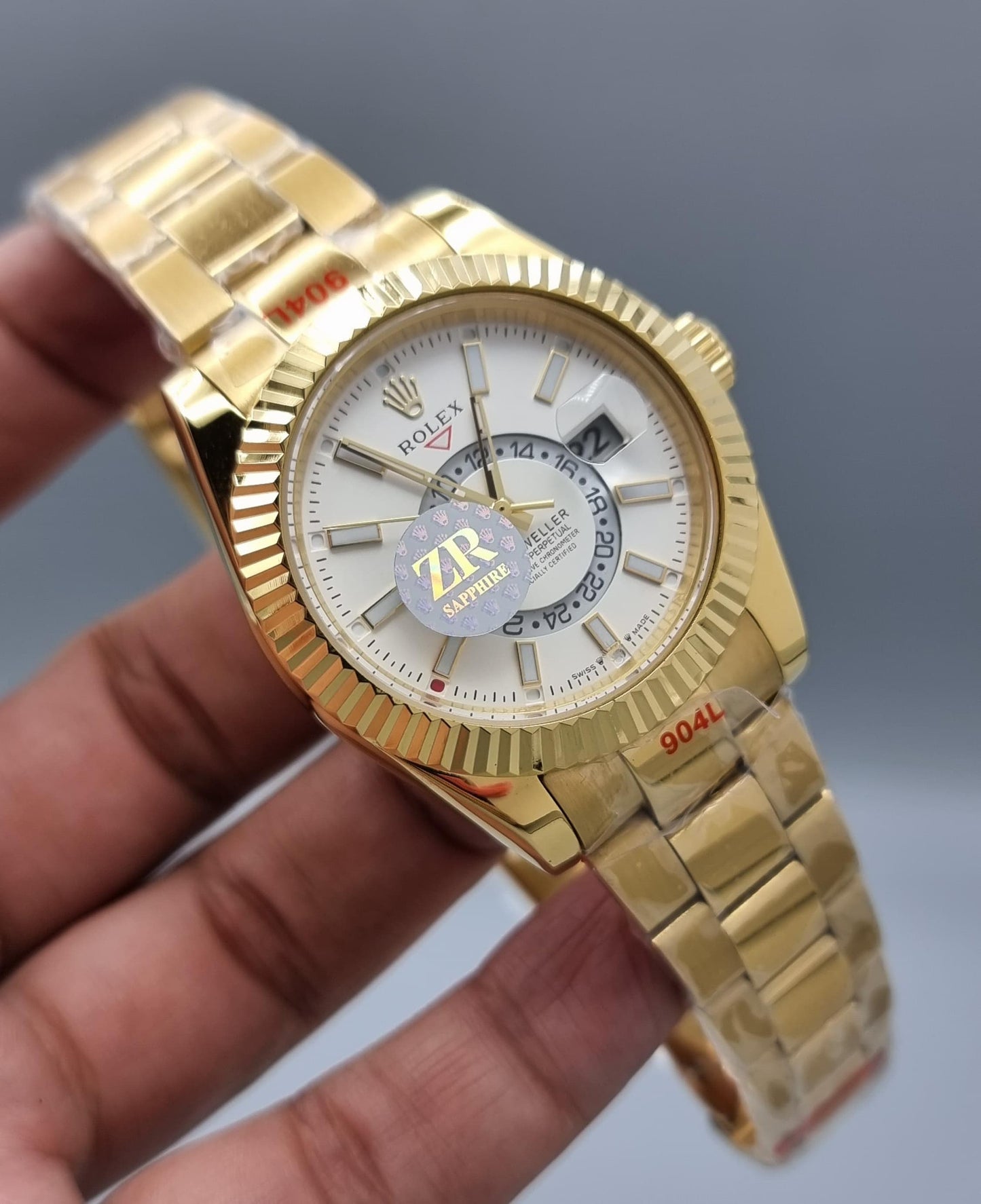 High Quality Luxury Branded Watch - White Dail