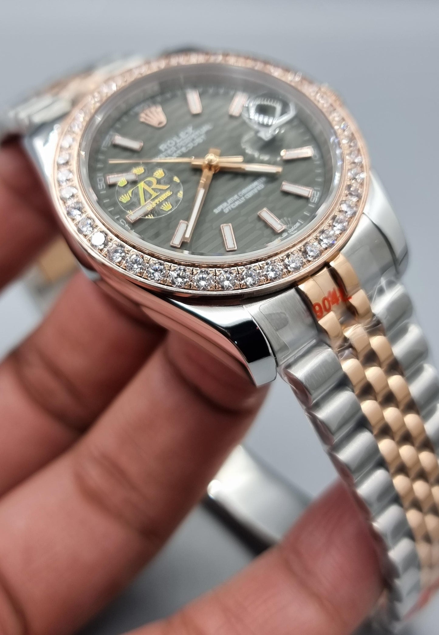 High Quality Luxury Branded Watch - Grey Dail