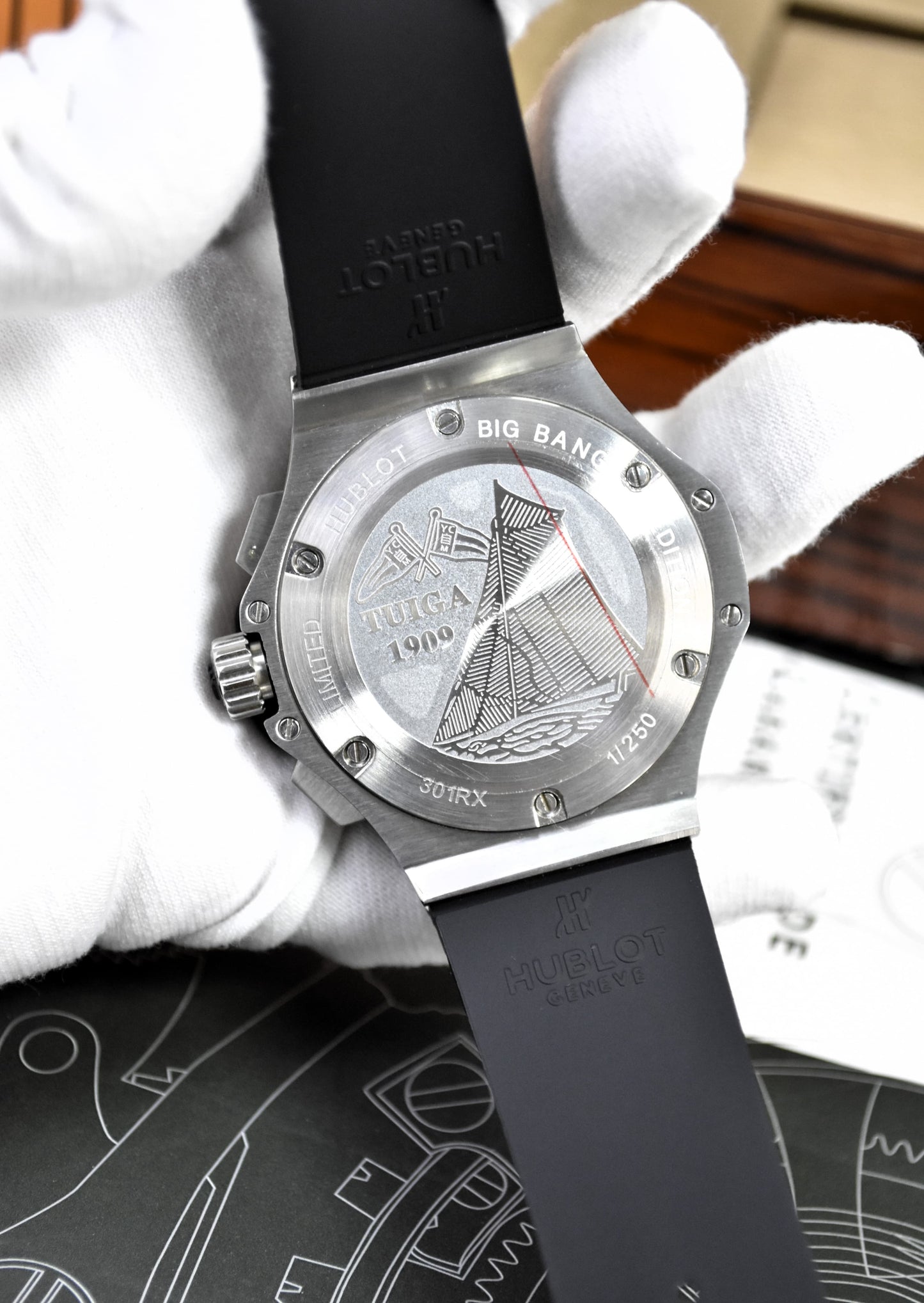 High Quality Luxury Branded Watch - Silver Black