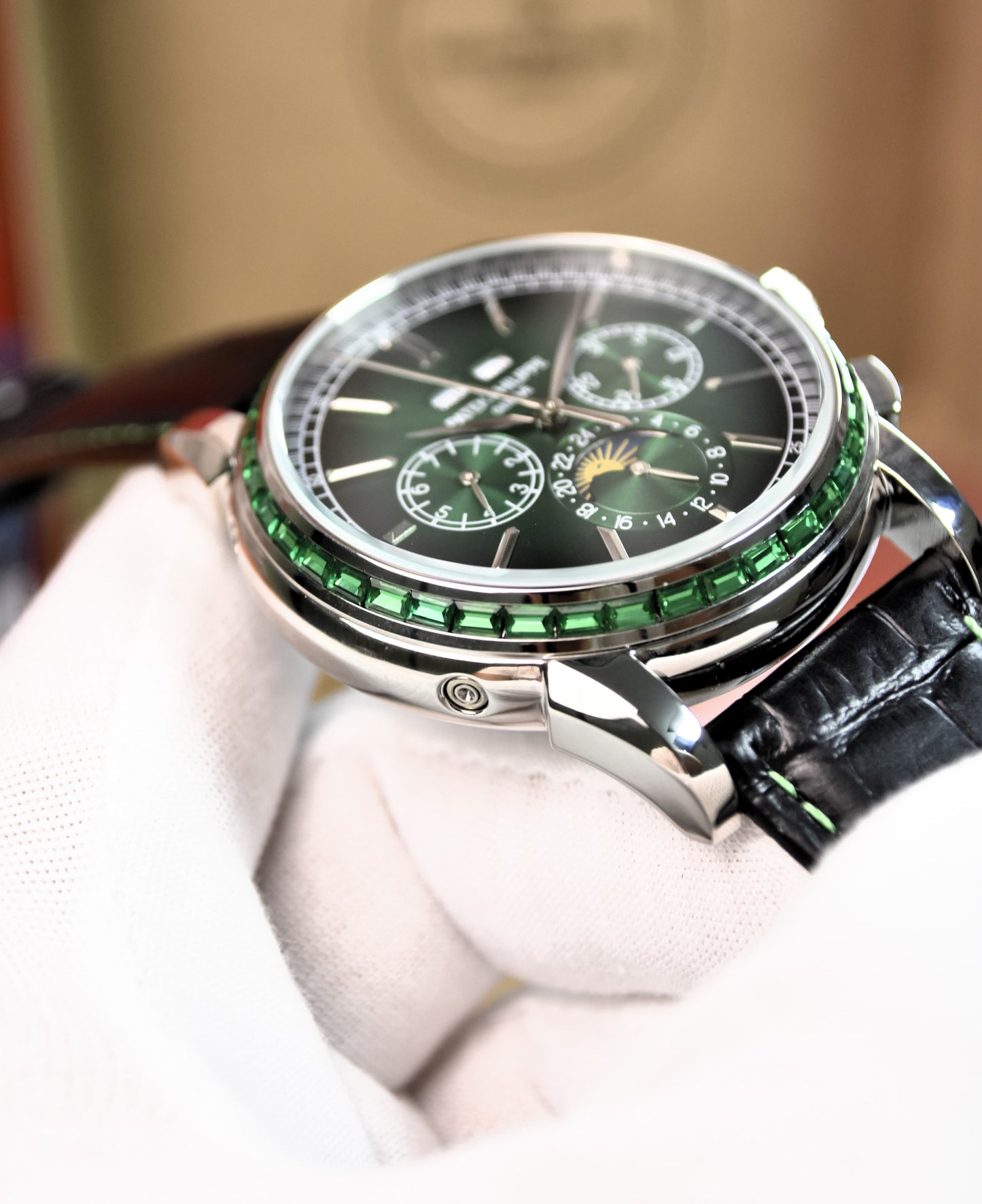 High Quality Luxury Branded Watch - Stone Bazel