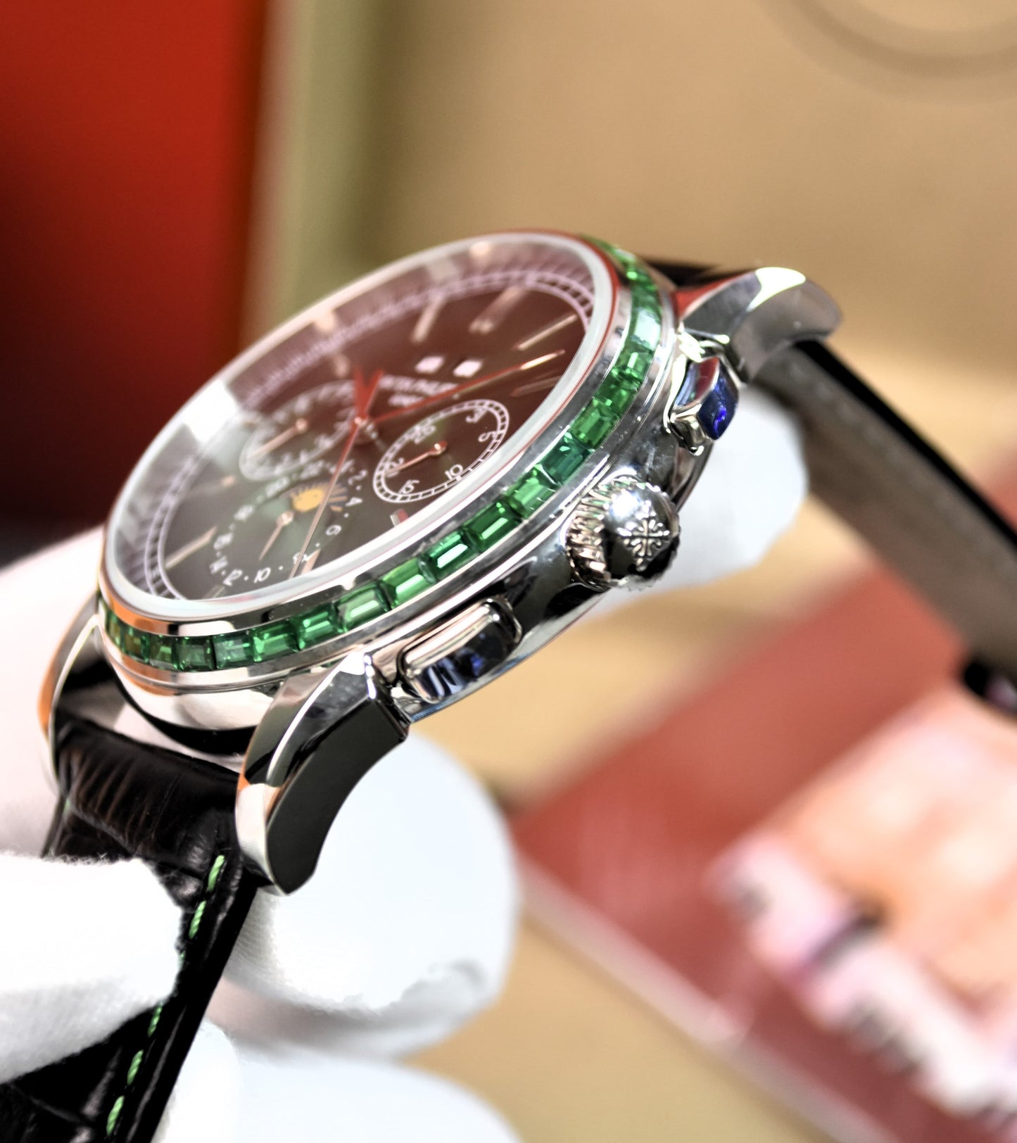 High Quality Luxury Branded Watch - Stone Bazel