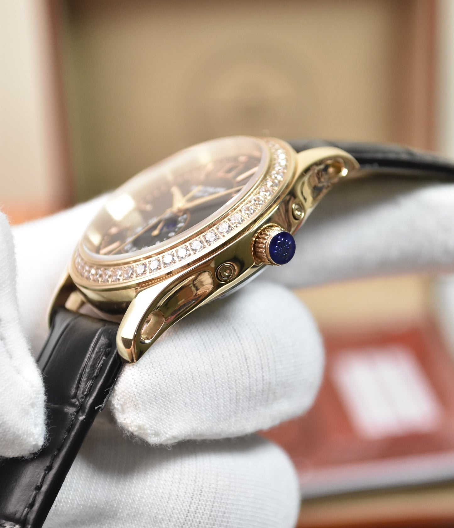 High Quality Luxury Branded Watch - Zarcoon Bezel