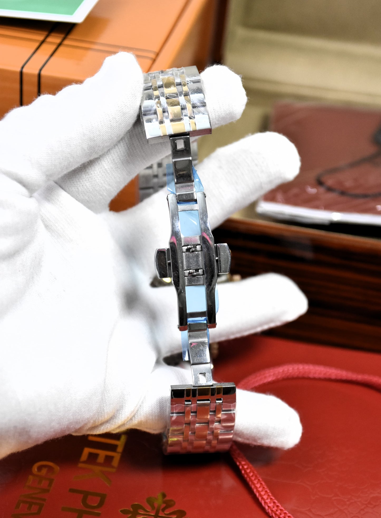 High Quality Luxury Branded Watch - Green(Chain)