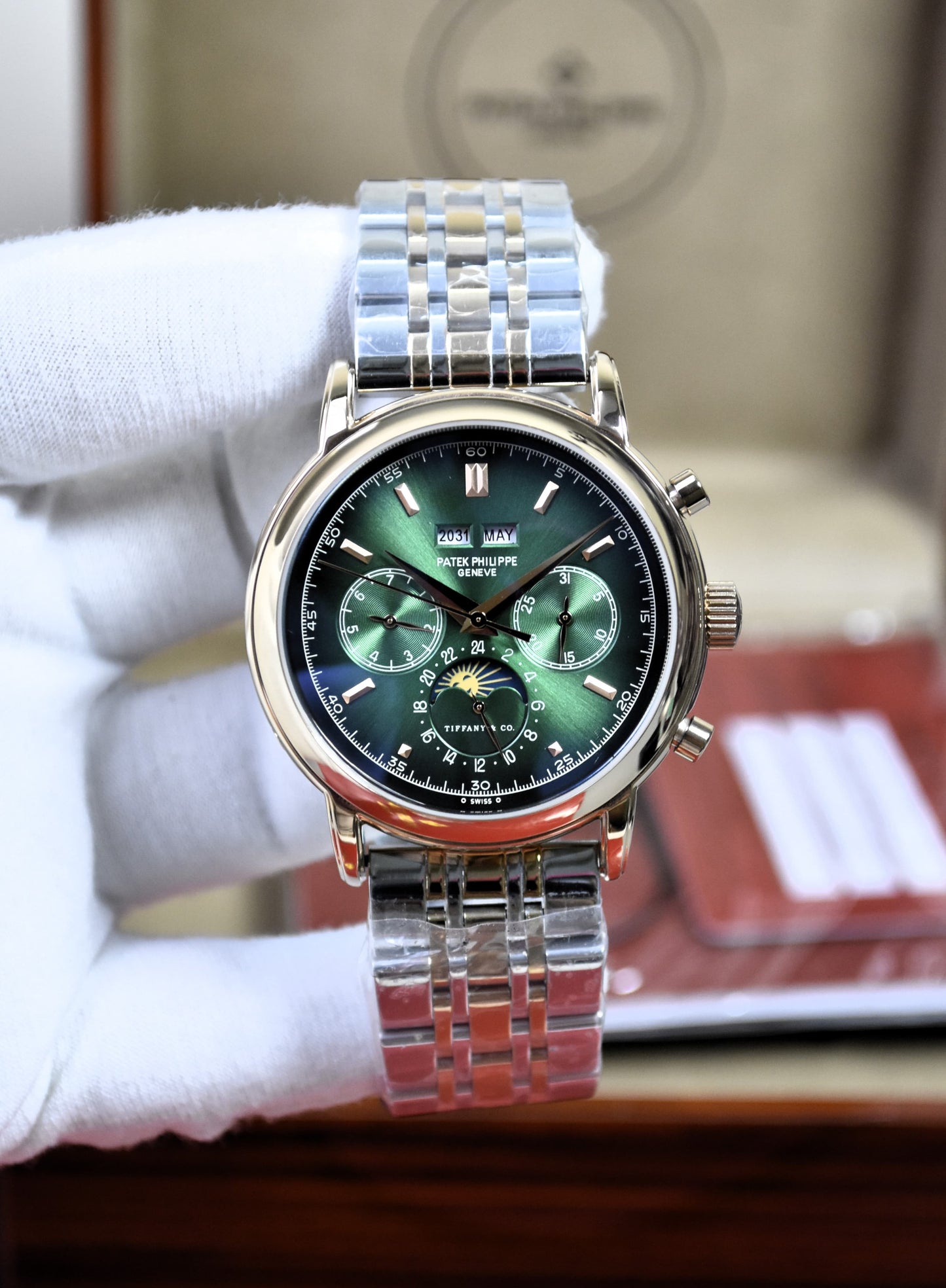 High Quality Luxury Branded Watch - Green(Chain)