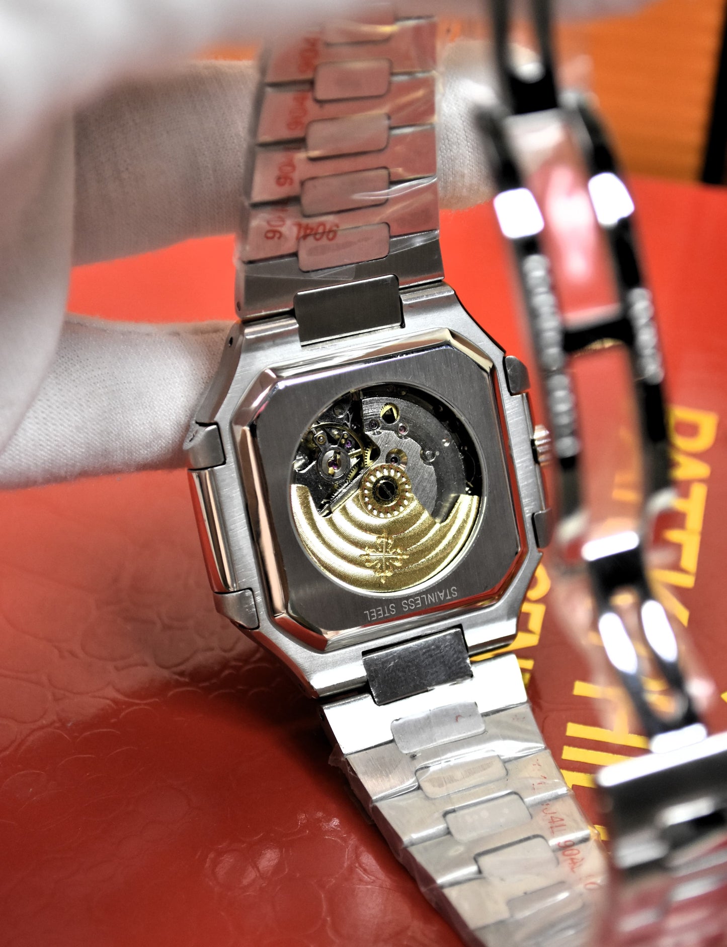High Quality Luxury Branded Watch - Green Dail