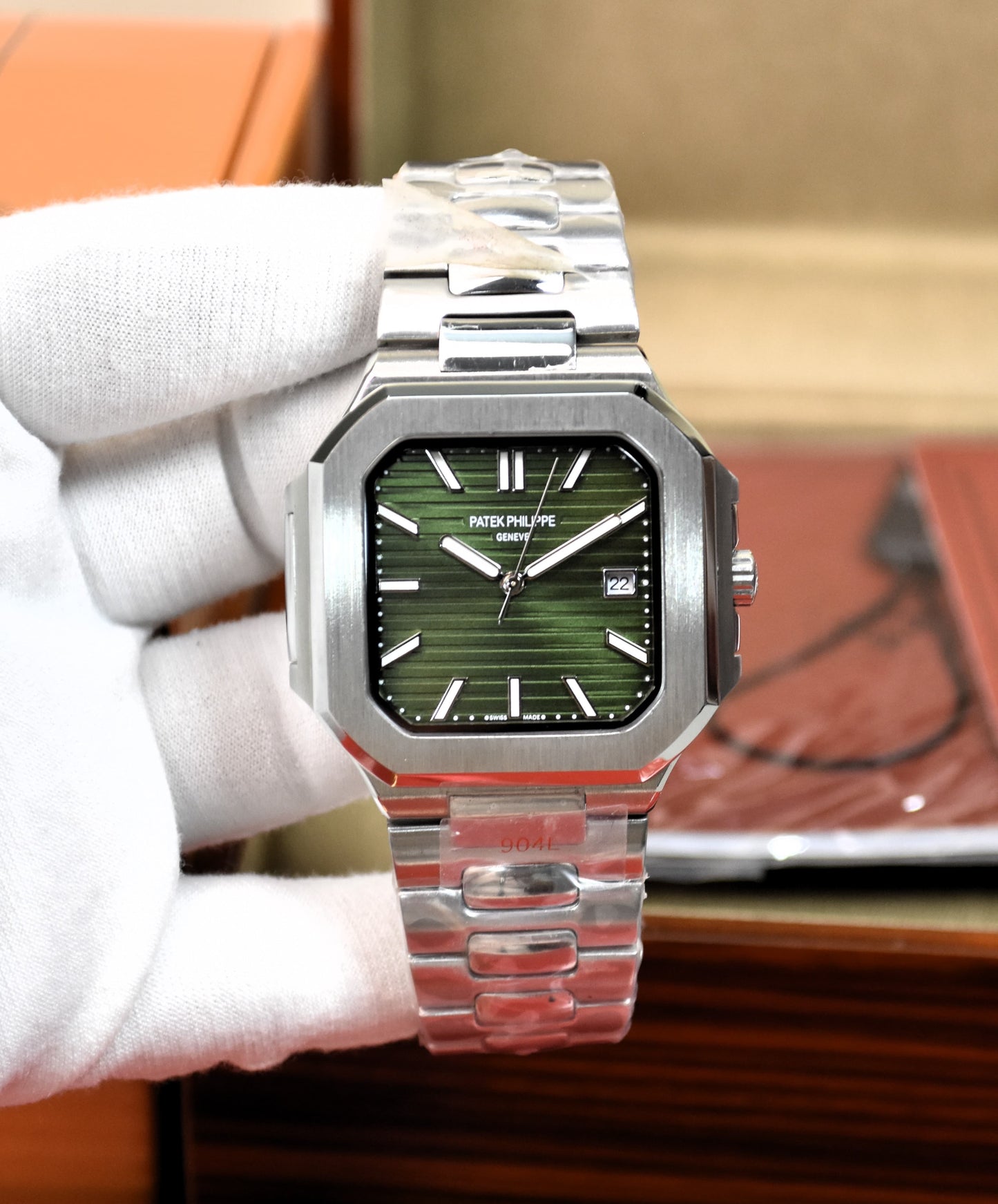 High Quality Luxury Branded Watch - Green Dail