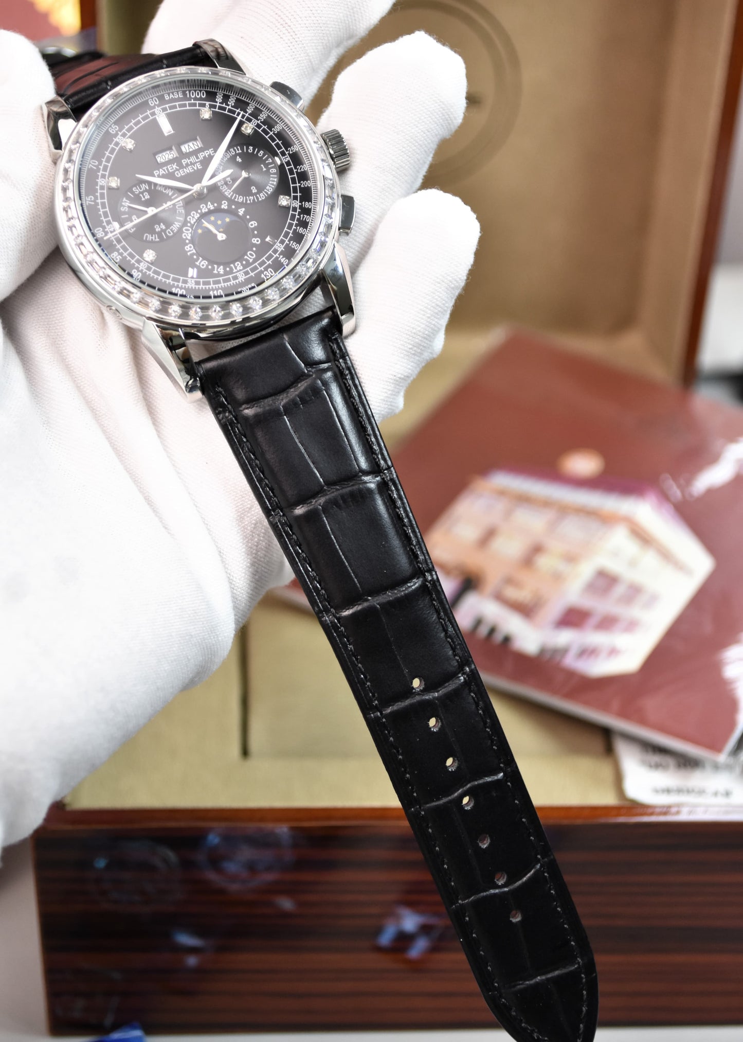 High Quality Luxury Branded Watch - Zarcoon Bezel
