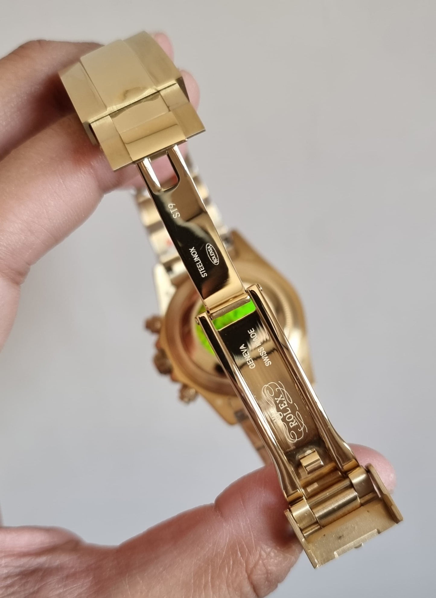 High Quality Luxury Branded Watch - Gold