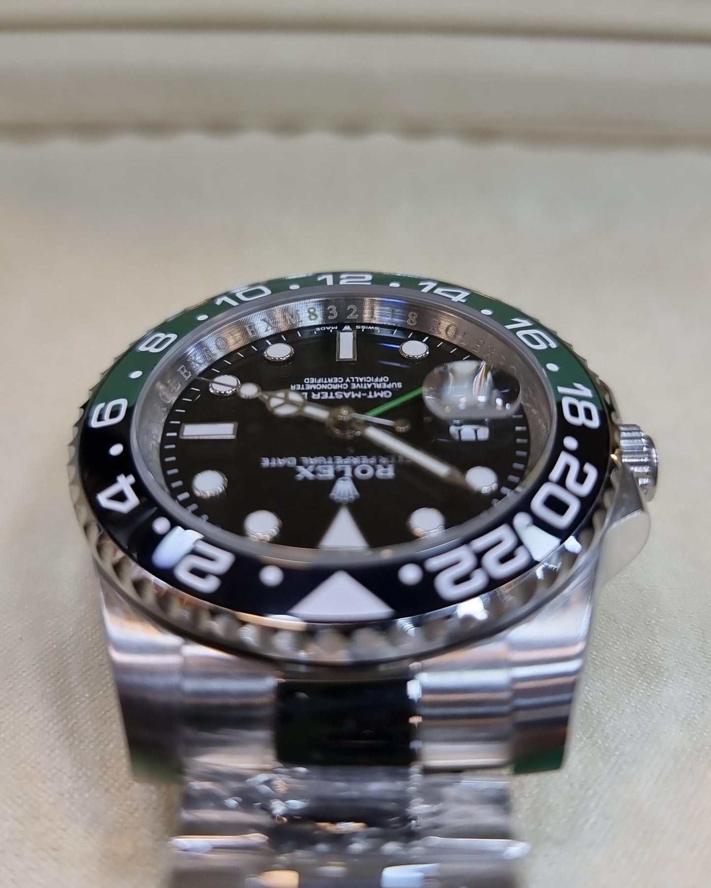 High Quality Luxury Branded Watch - Black Dail