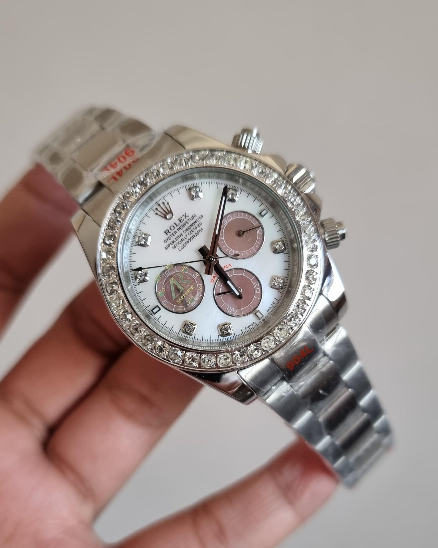 High Quality Luxury Branded Watch - White Dail