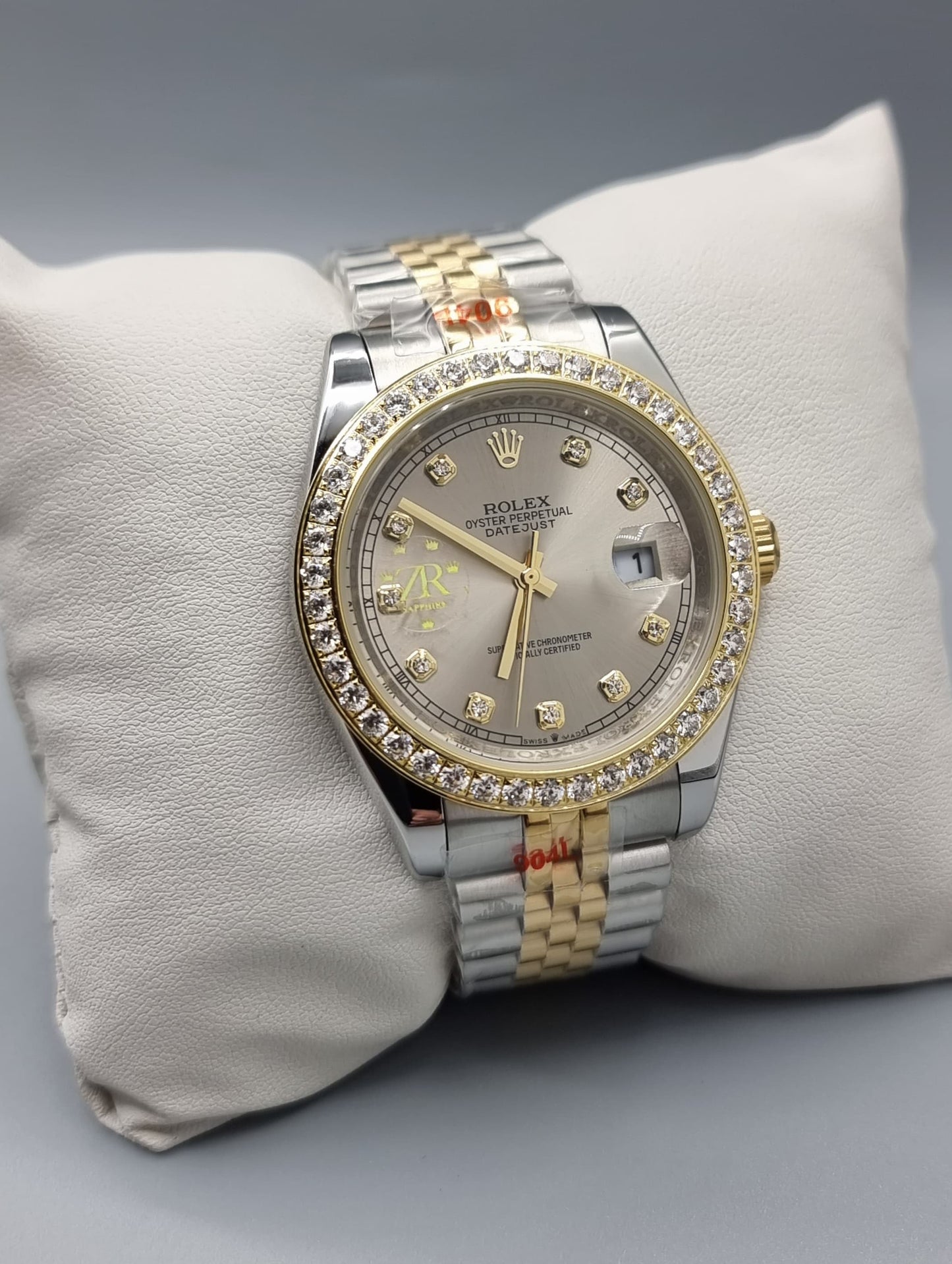 High Quality Luxury Branded Watch - Silver Dail