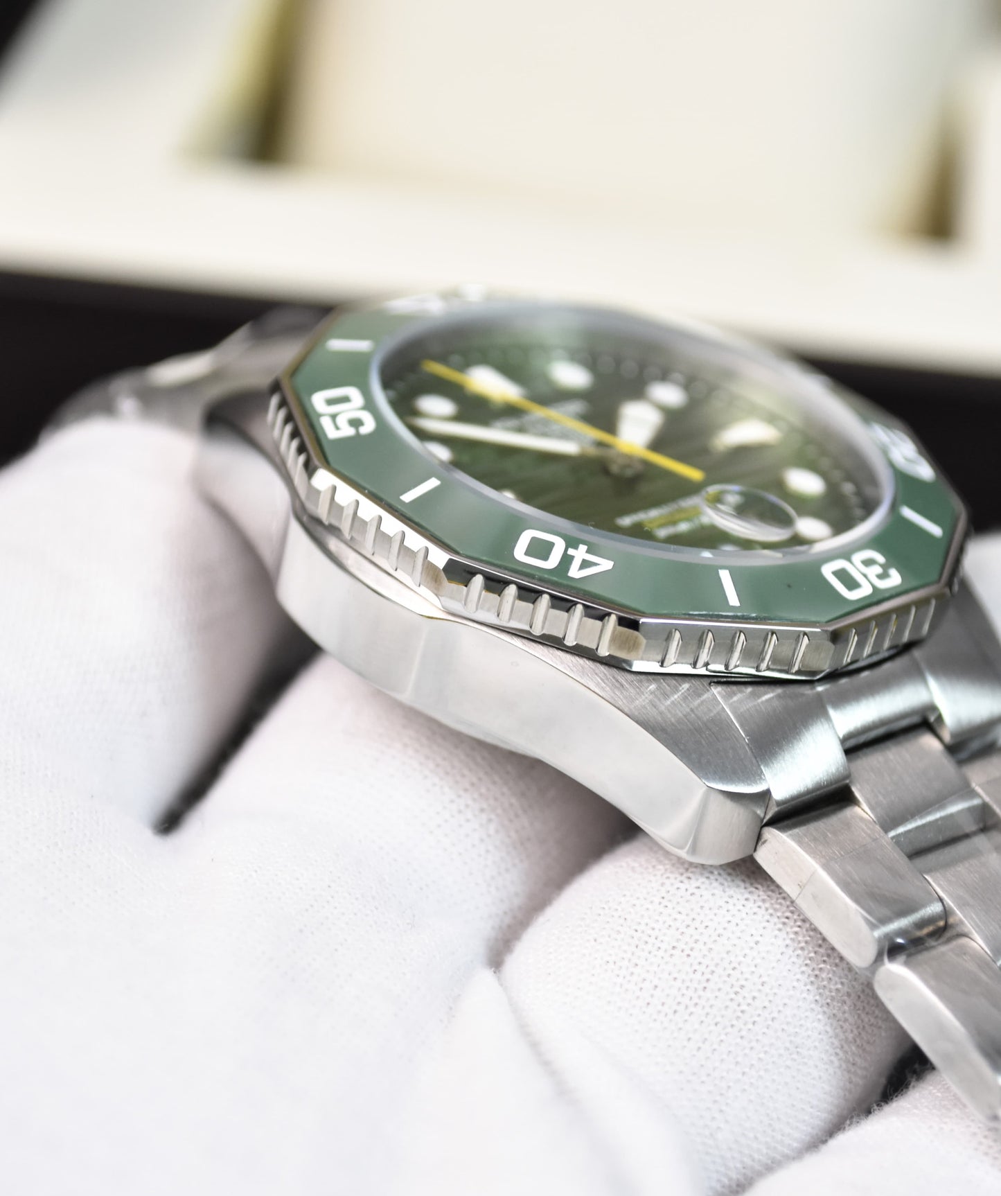 High Quality Luxury Branded Watch - Green Dail