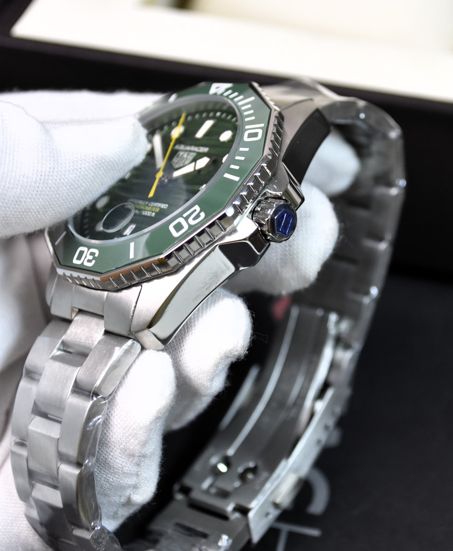 High Quality Luxury Branded Watch - Green Dail