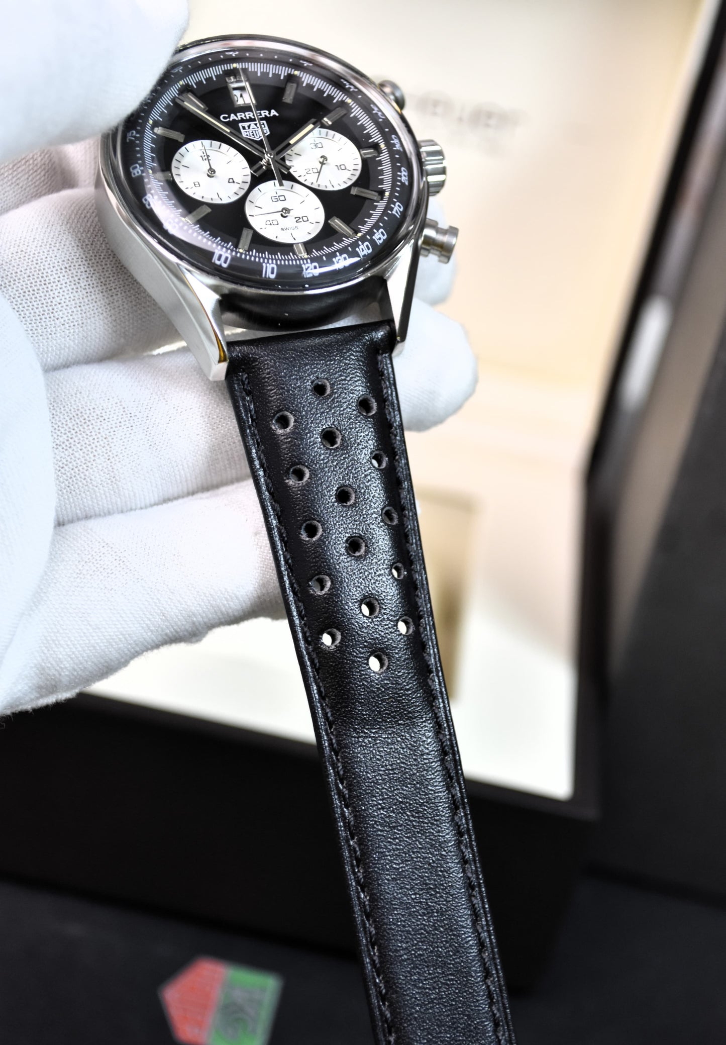 High Quality Luxury Branded Watch - Black Dail