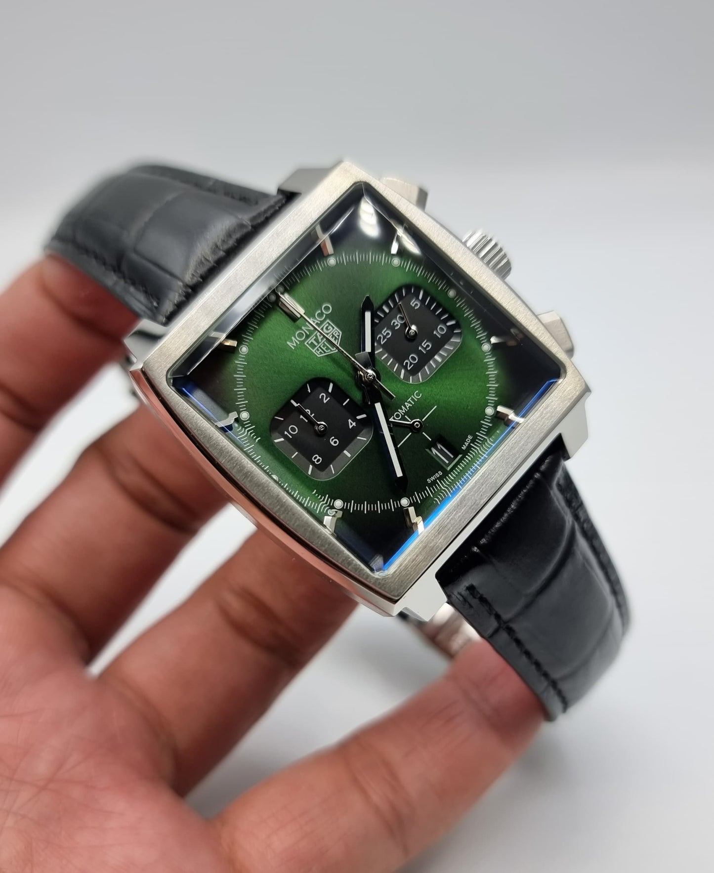 High Quality Luxury Branded Watch - Green Dail