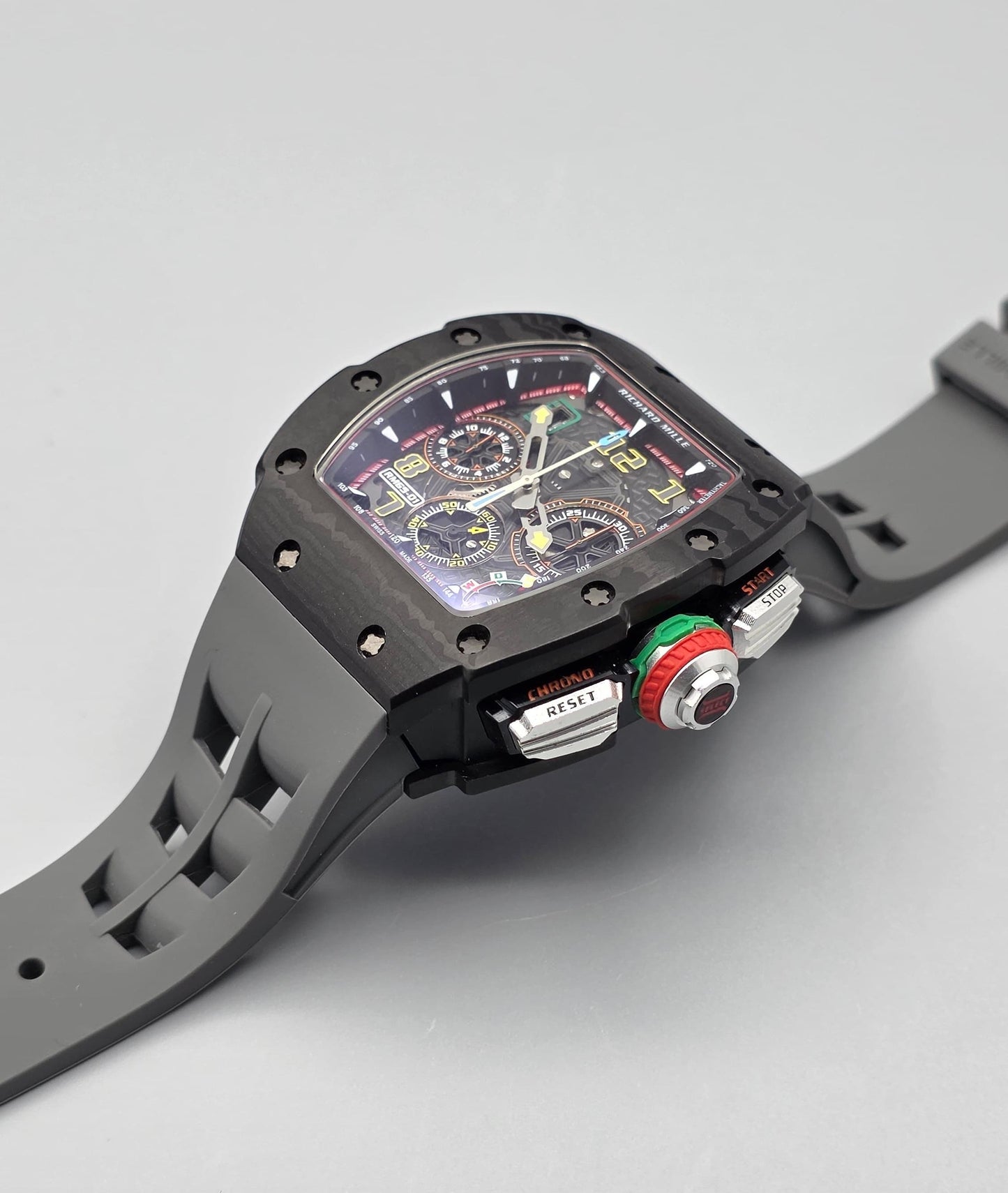 Luxury Racing Chronograph Watch – Black Carbon Edition