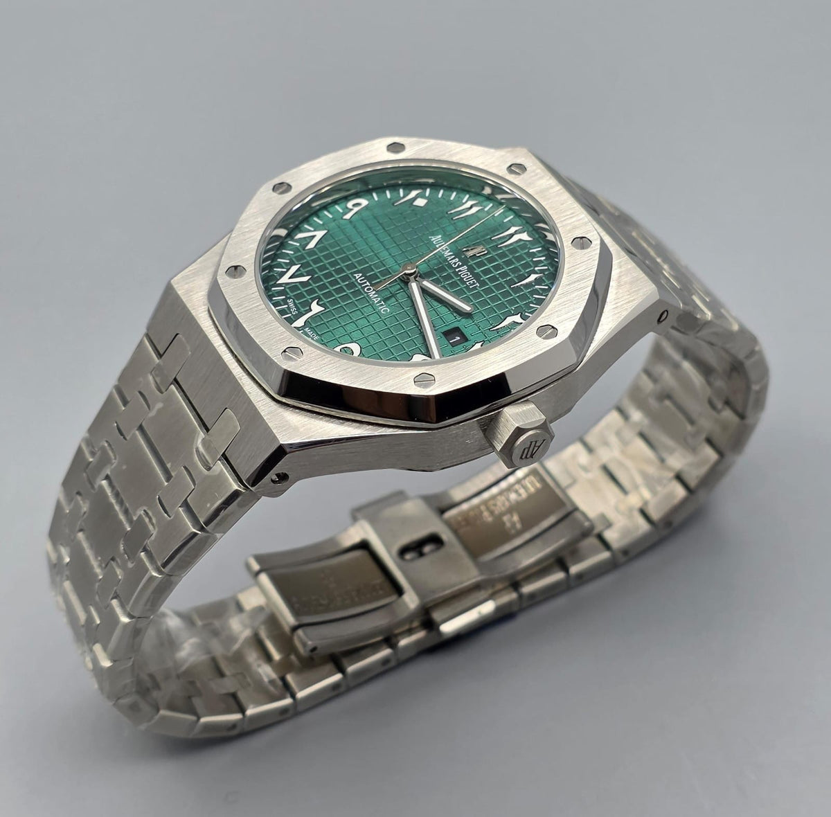 Premium Stainless Steel Emerald Green Eastern Arabic Luxury Watch