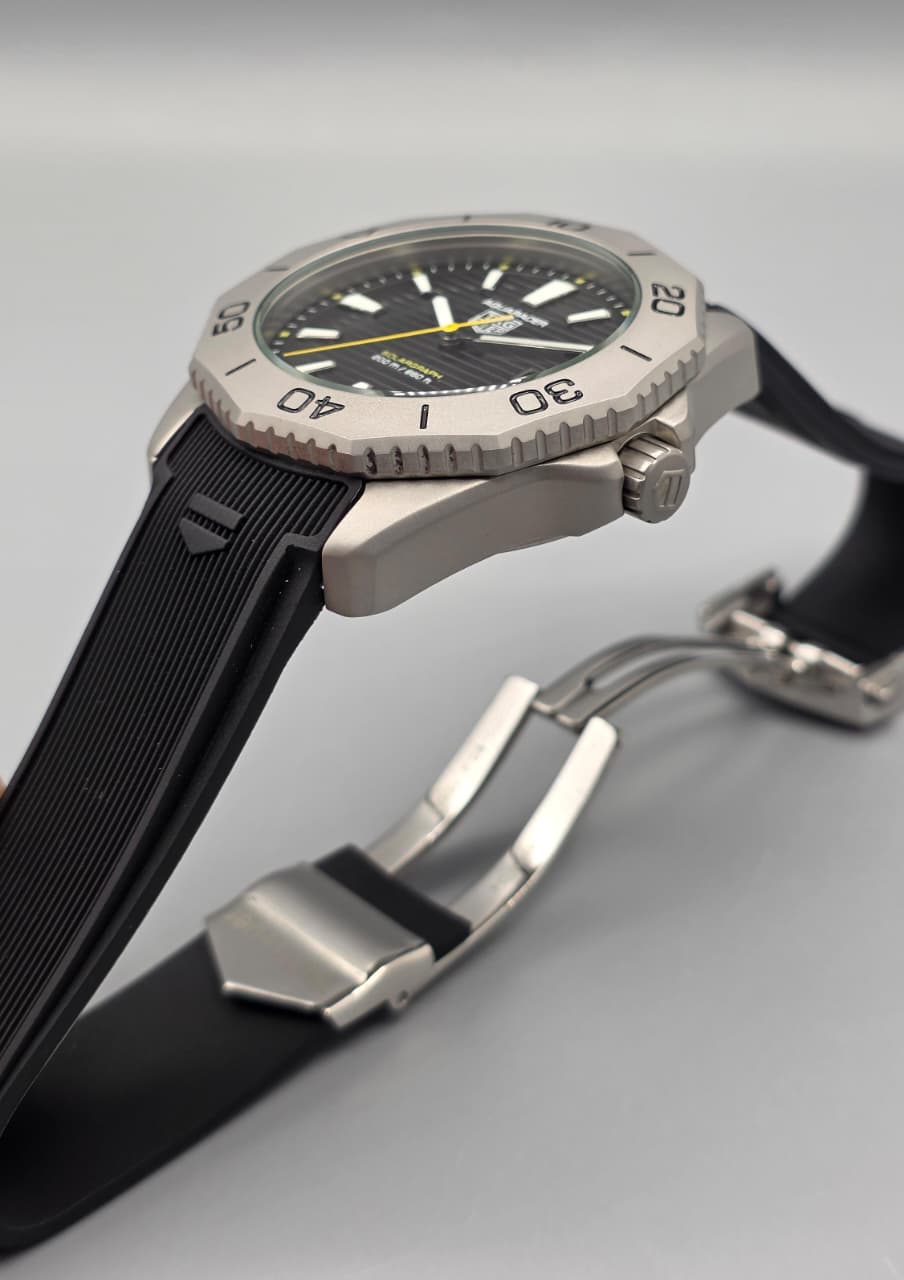 Luxury Sport Diver Watch – Black Dial Rubber Strap Edition