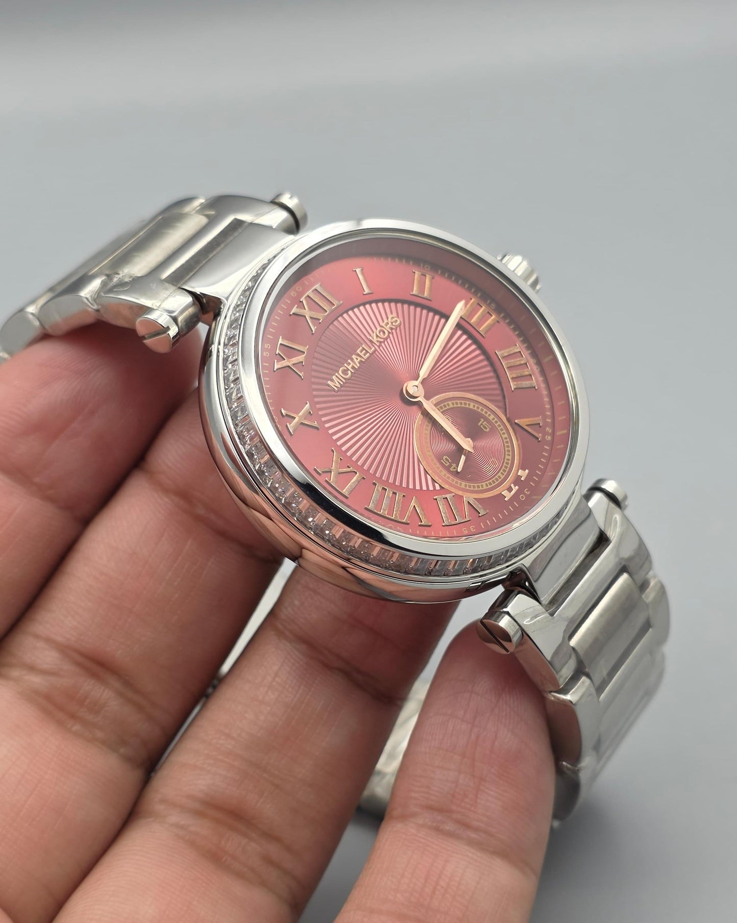 Luxury Silver Fashion Watch – Crystal Edition