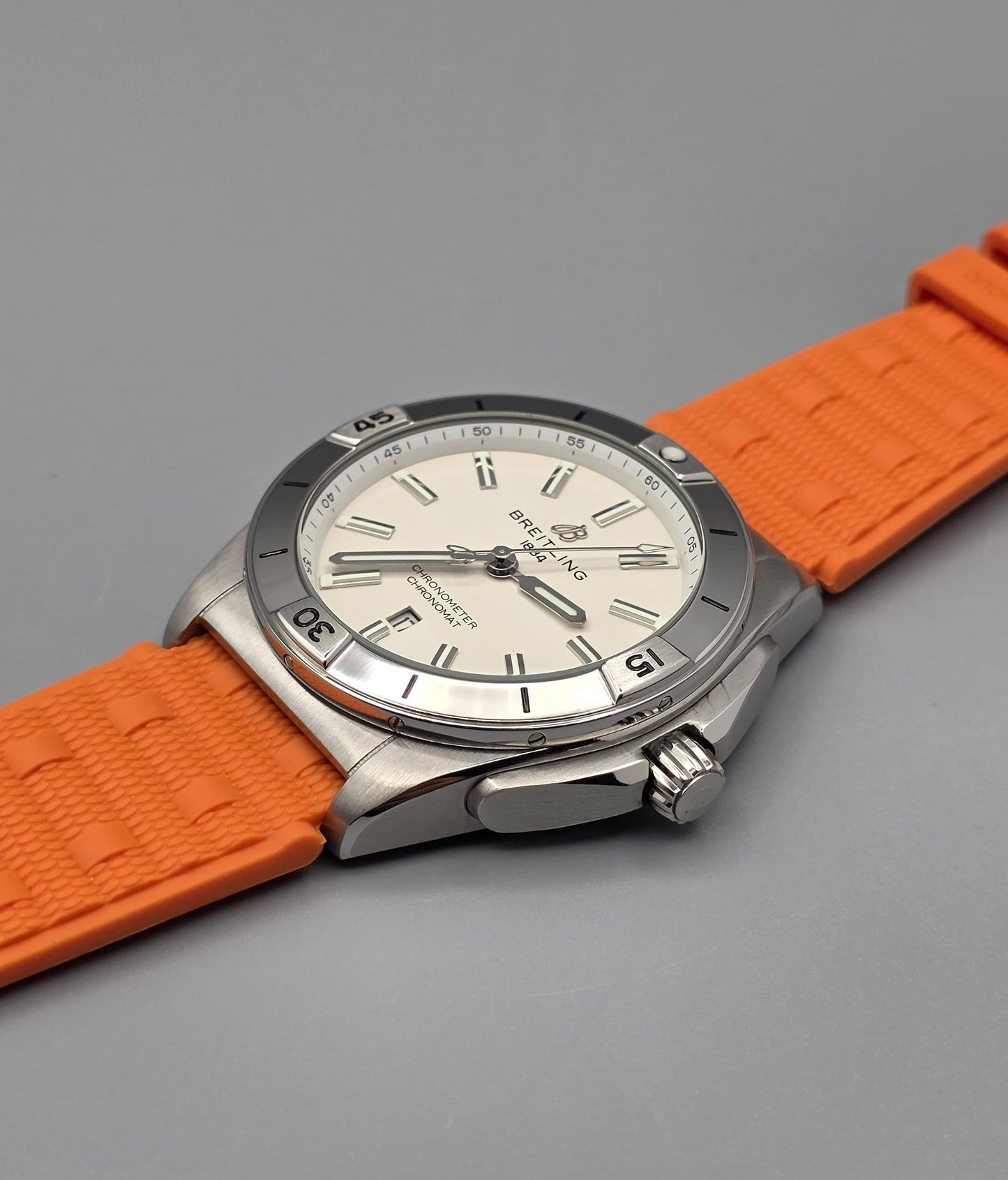 Luxury Automatic – White Orange Edition