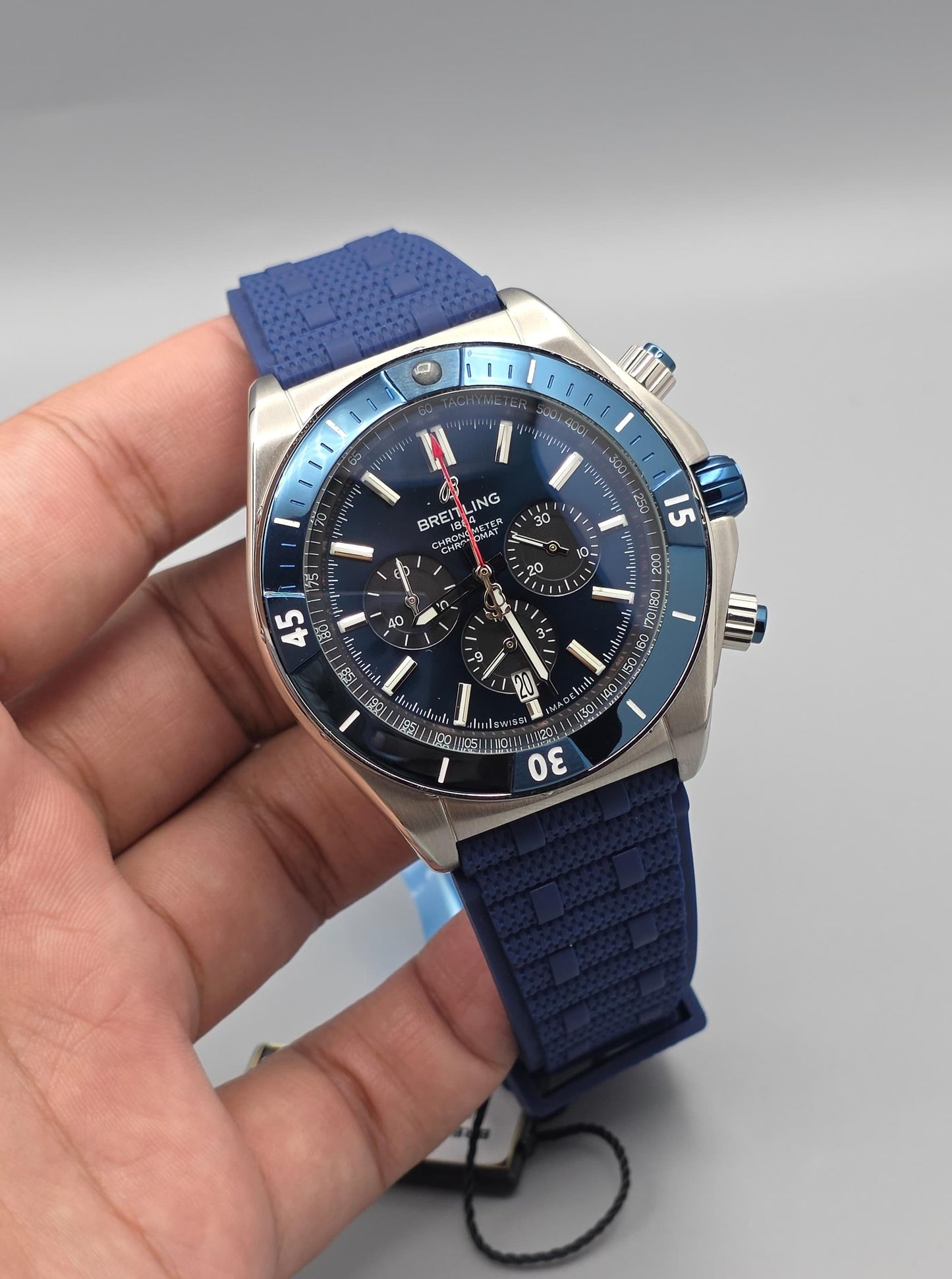 Luxury Blue Chronograph Watch – Blue Bezel & Rubber Strap