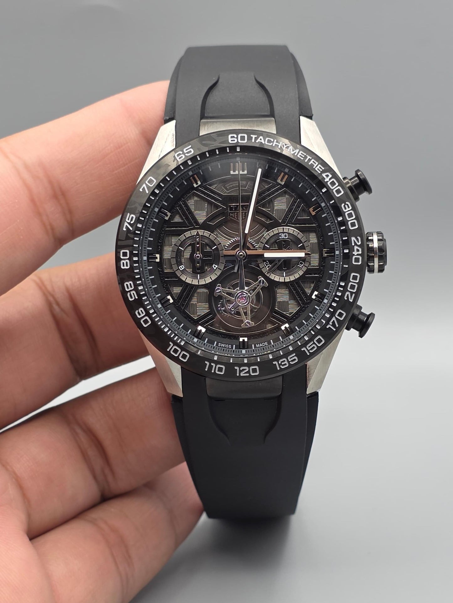 Luxury Chronograph Watch – Silver Edition