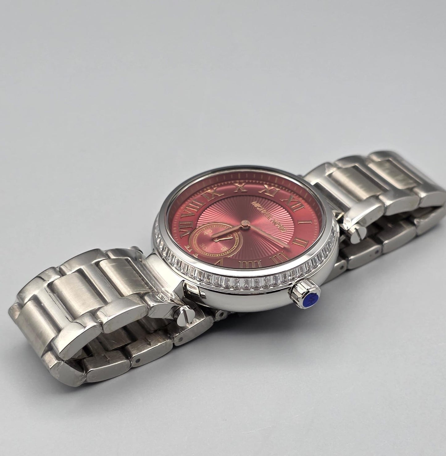 Luxury Silver Fashion Watch – Crystal Edition