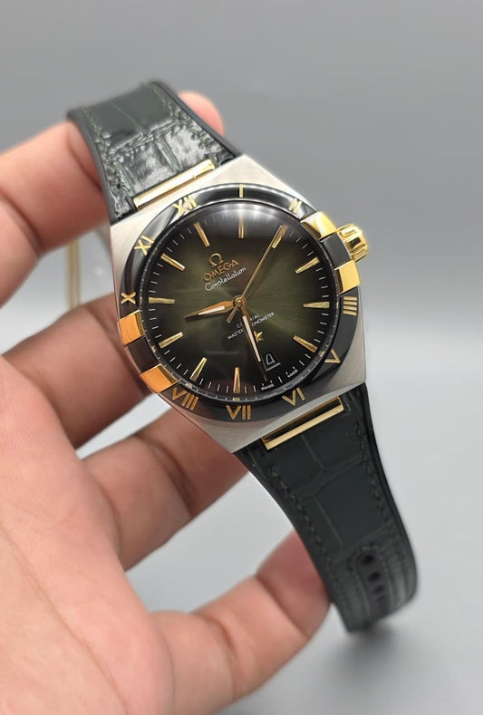 Luxury Silver & Gold Watch – Black Bezel, Rubber Strap