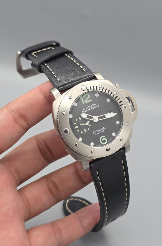 Classic Submersible Automatic Watch – Black Dial Edition