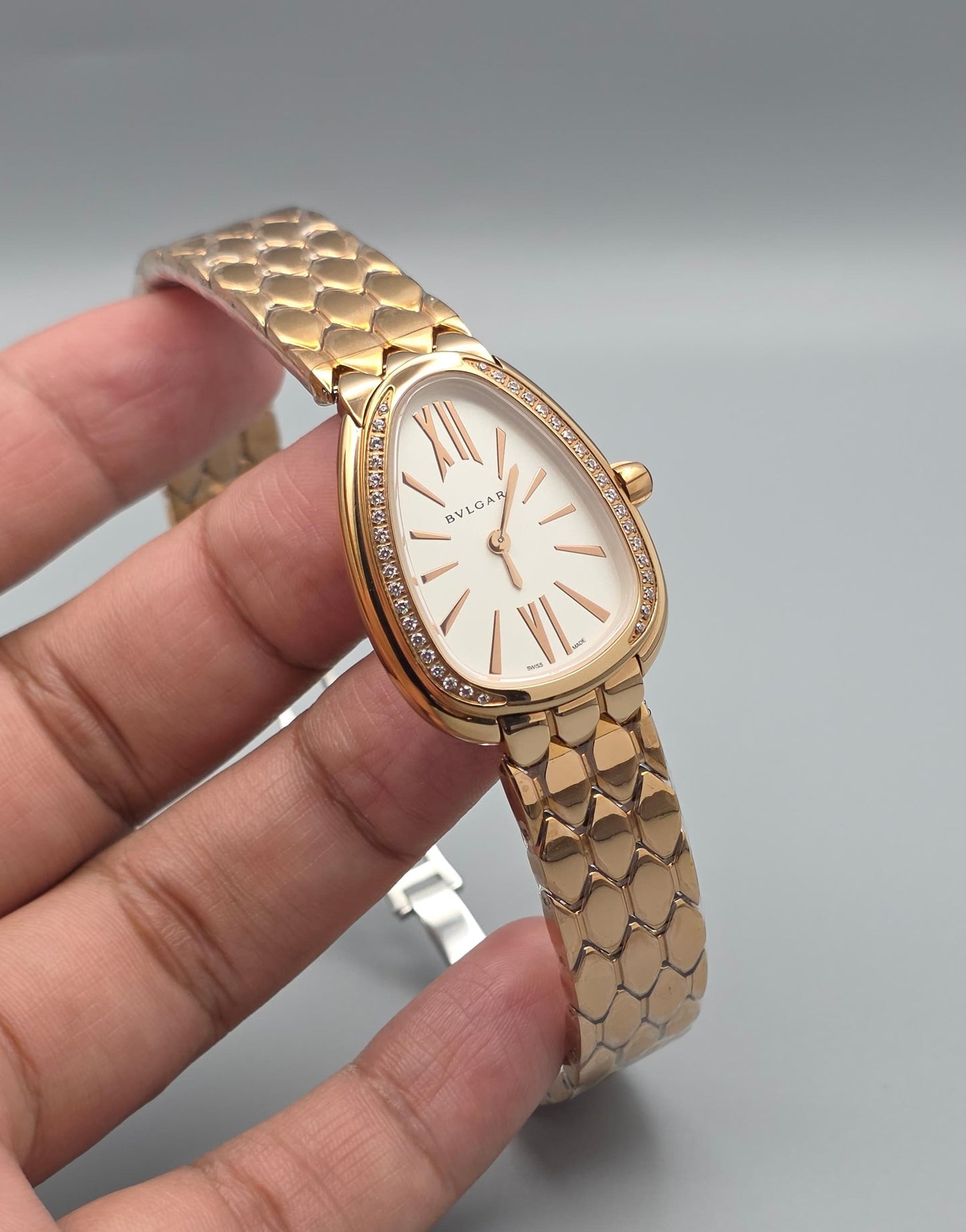 Luxury Serpent Style Ladies Watch – Rose Gold Edition