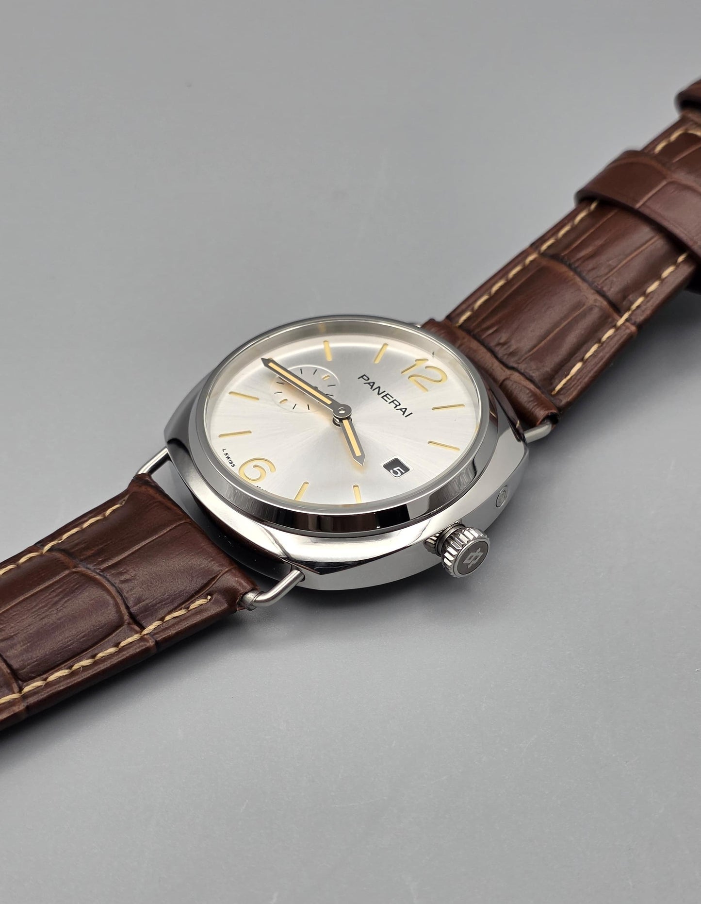 Luxury Classic Watch – Radiomir Quaranta 42mm Edition