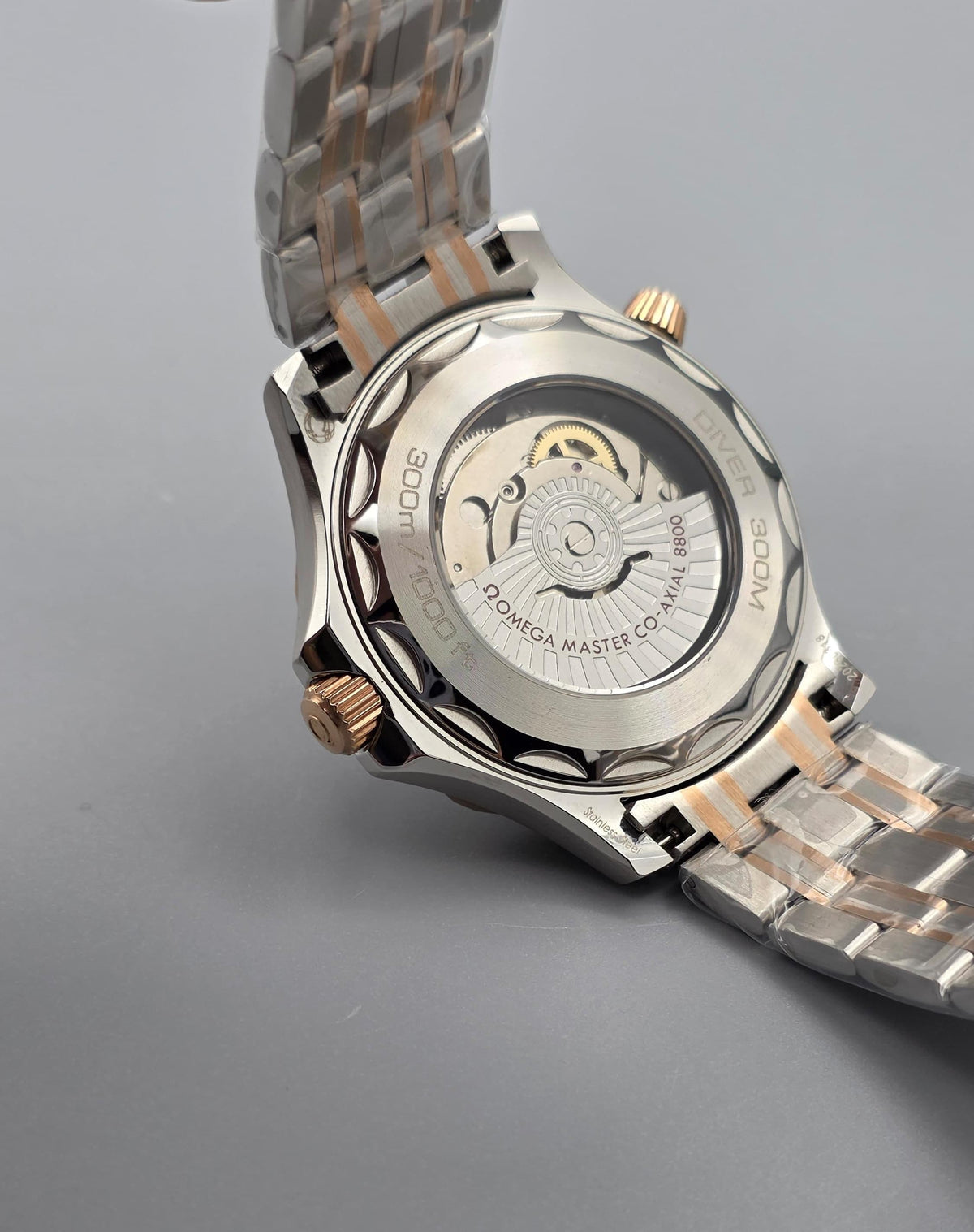 Premium Two-Tone Rose Gold & Silver Automatic Wave Dial Diver Luxury Watch