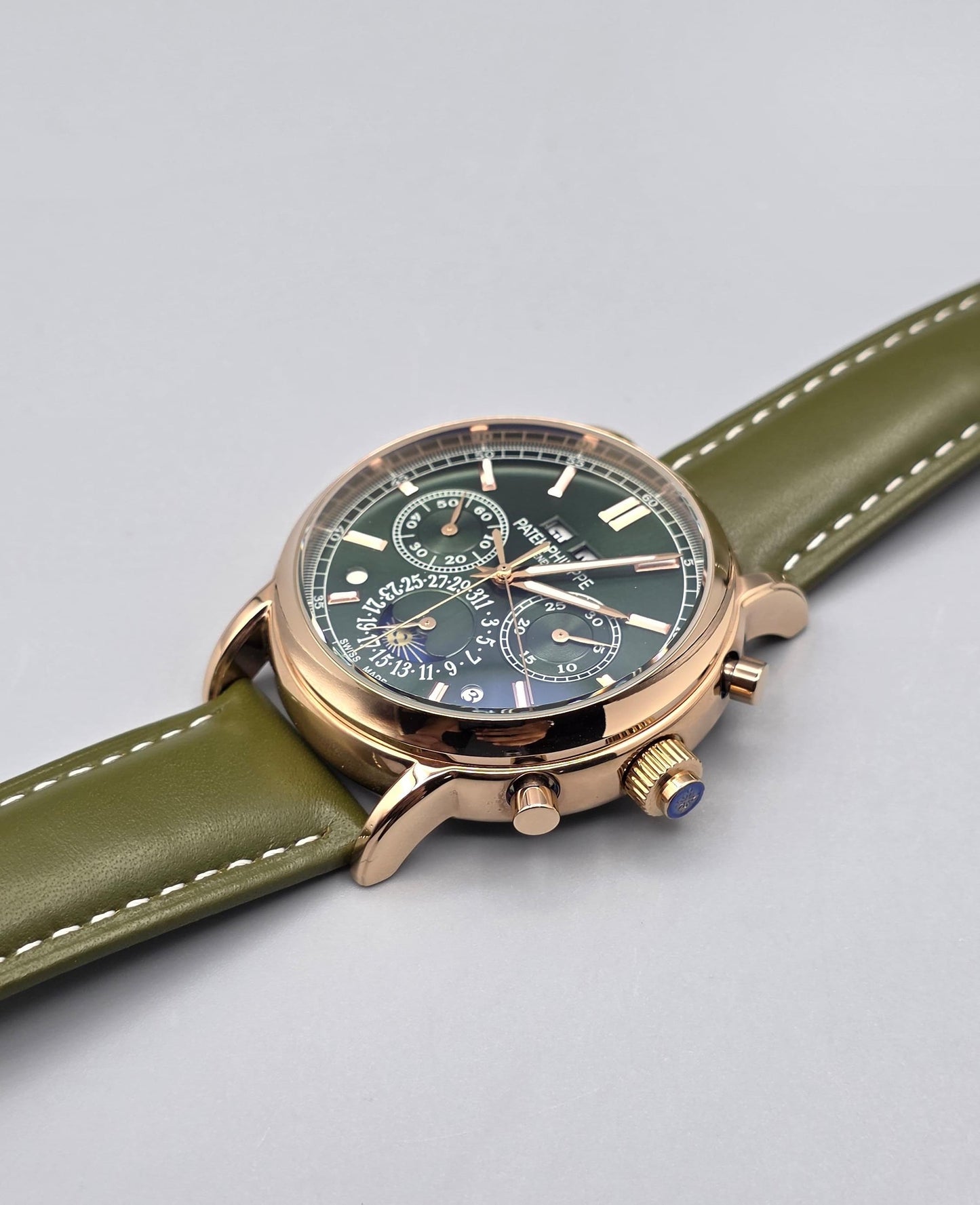 Luxury Green Calendar – Heritage Edition
