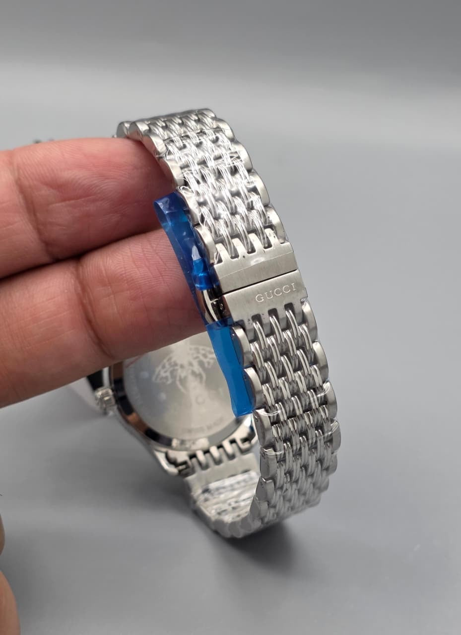 Luxury Ladies Watch – Silver Bee Dial Edition