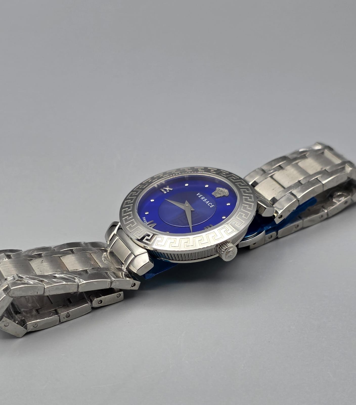 Luxury Blue Dial Classic – Silver Edition