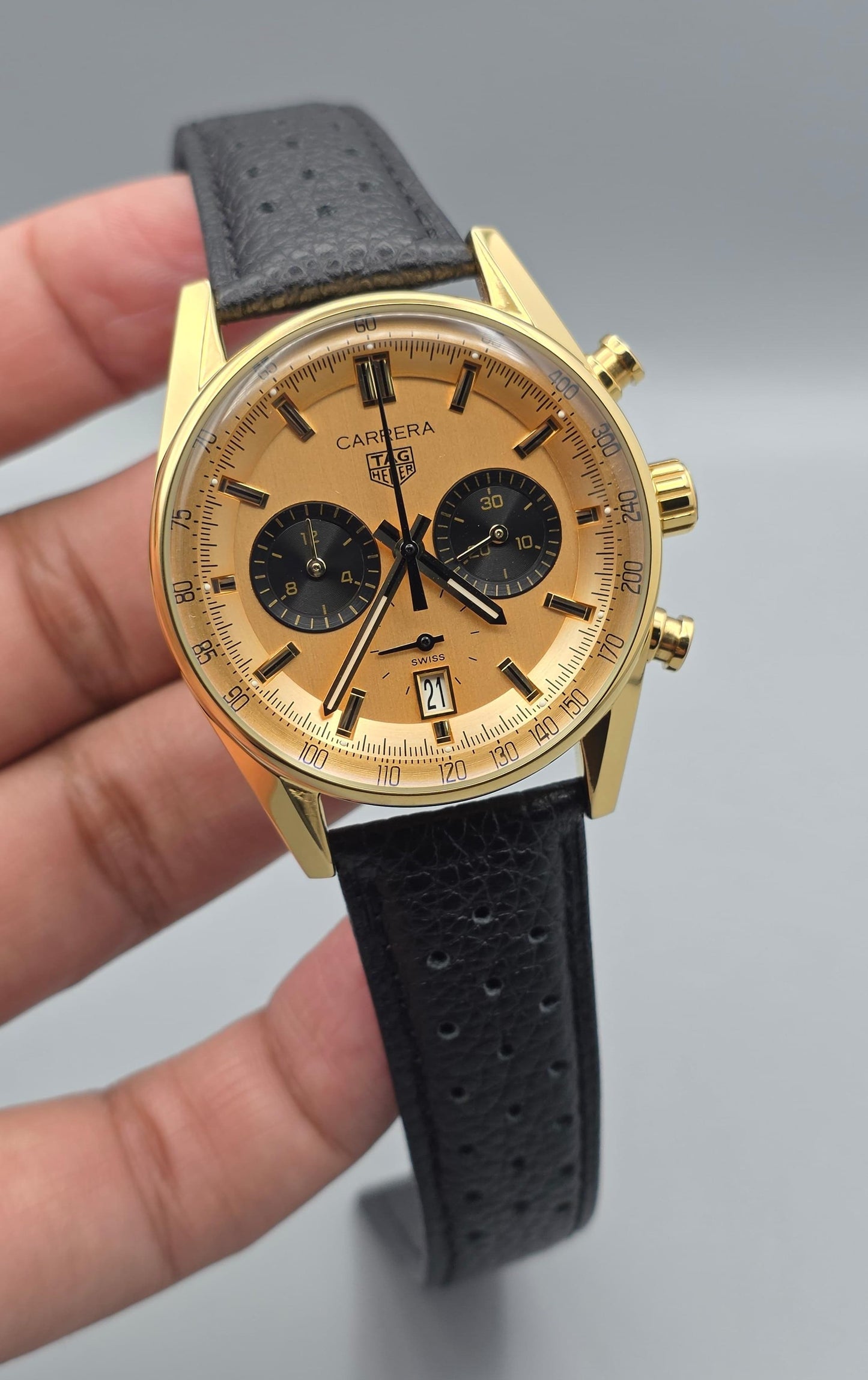 Luxury Classic Chronograph Watch – Gold Dial Edition