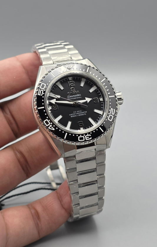 Premium Stainless Steel All-Black Dial & Bezel Automatic Diver Luxury Watch