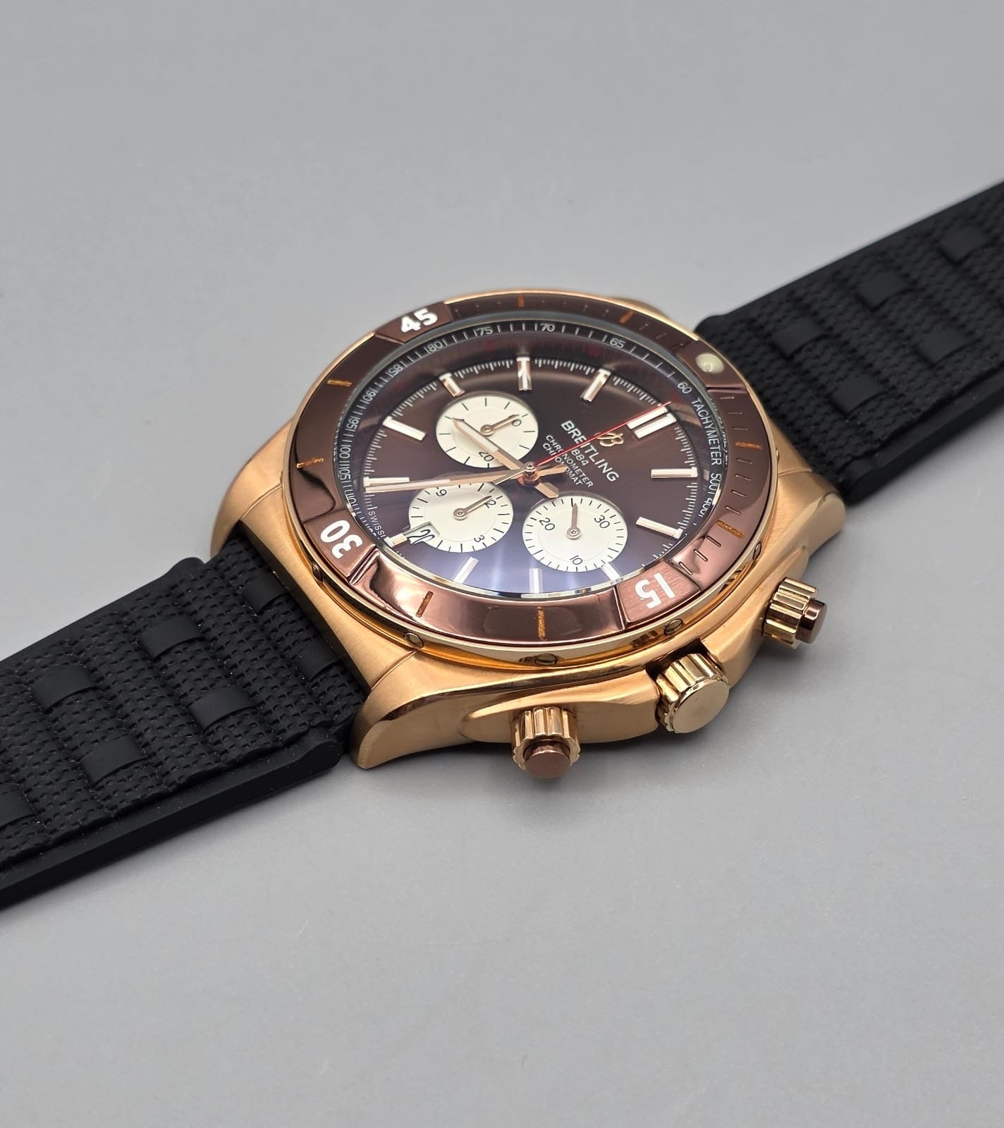 Luxury Rose Gold Chronograph Watch – Brown Bezel & Rubber Strap