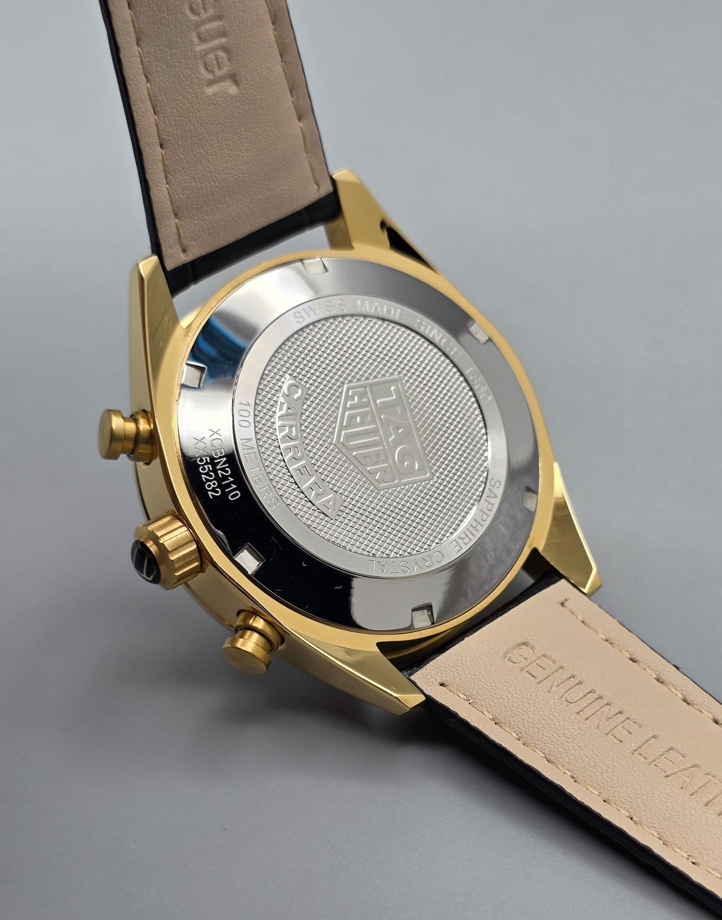 Premium Gold-Tone Chronograph Watch – Black Dial & Leather Strap