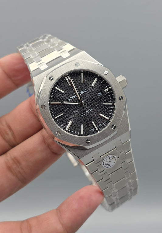 Luxury Men’s Stainless Steel Watch – Automatic Black Dial