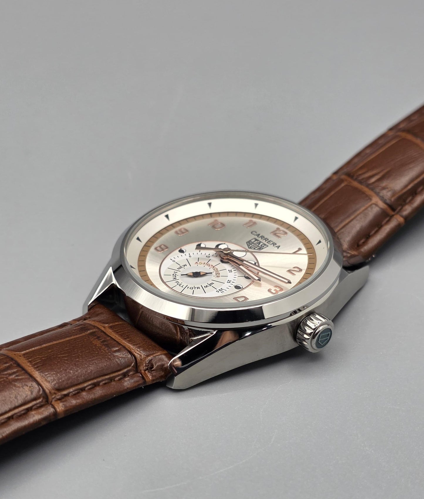 Luxury Classic Leather Watch – Cream Dial Edition
