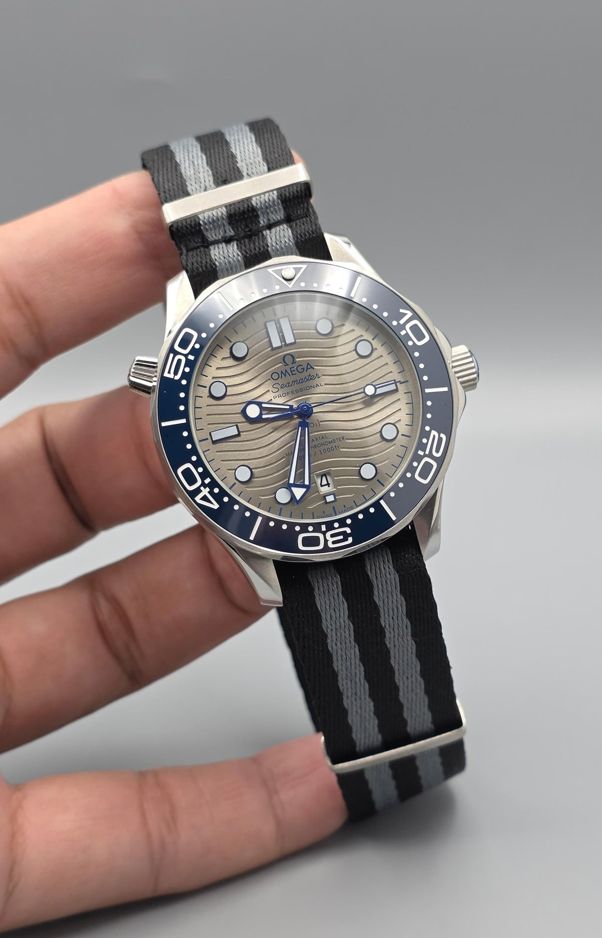 Premium Stainless Steel Grey Wave Dial Luxury Automatic Watch