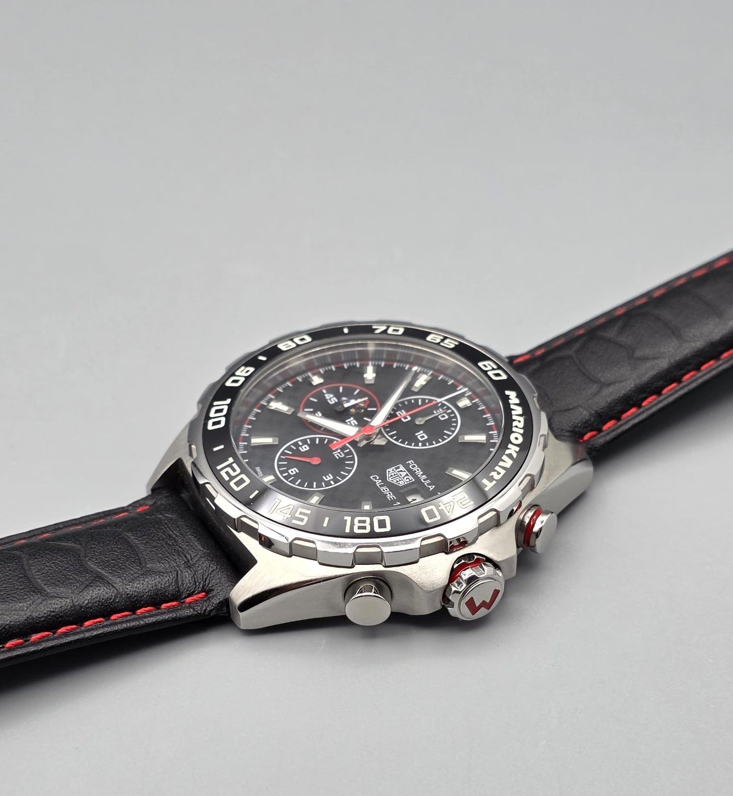 Luxury Chronograph Leather Watch – Black Dial Edition