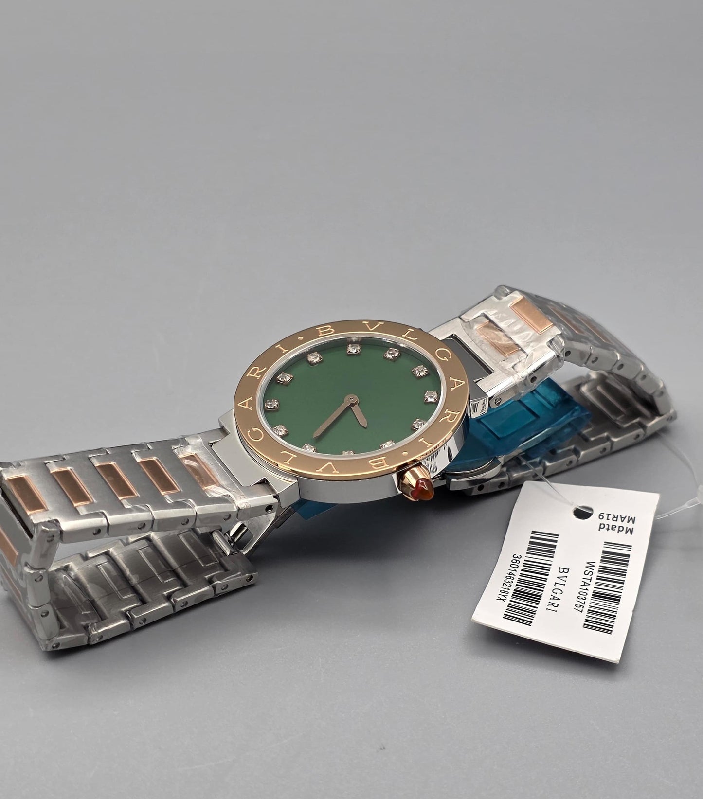 Luxury Two-Tone Ladies Watch – Green Dial Edition