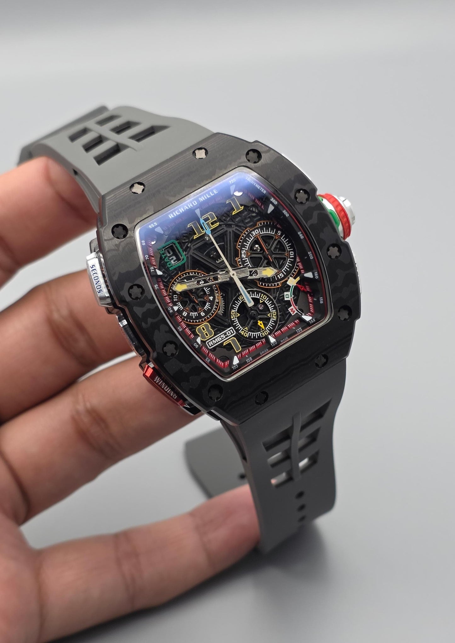 Luxury Racing Chronograph Watch – Black Carbon Edition