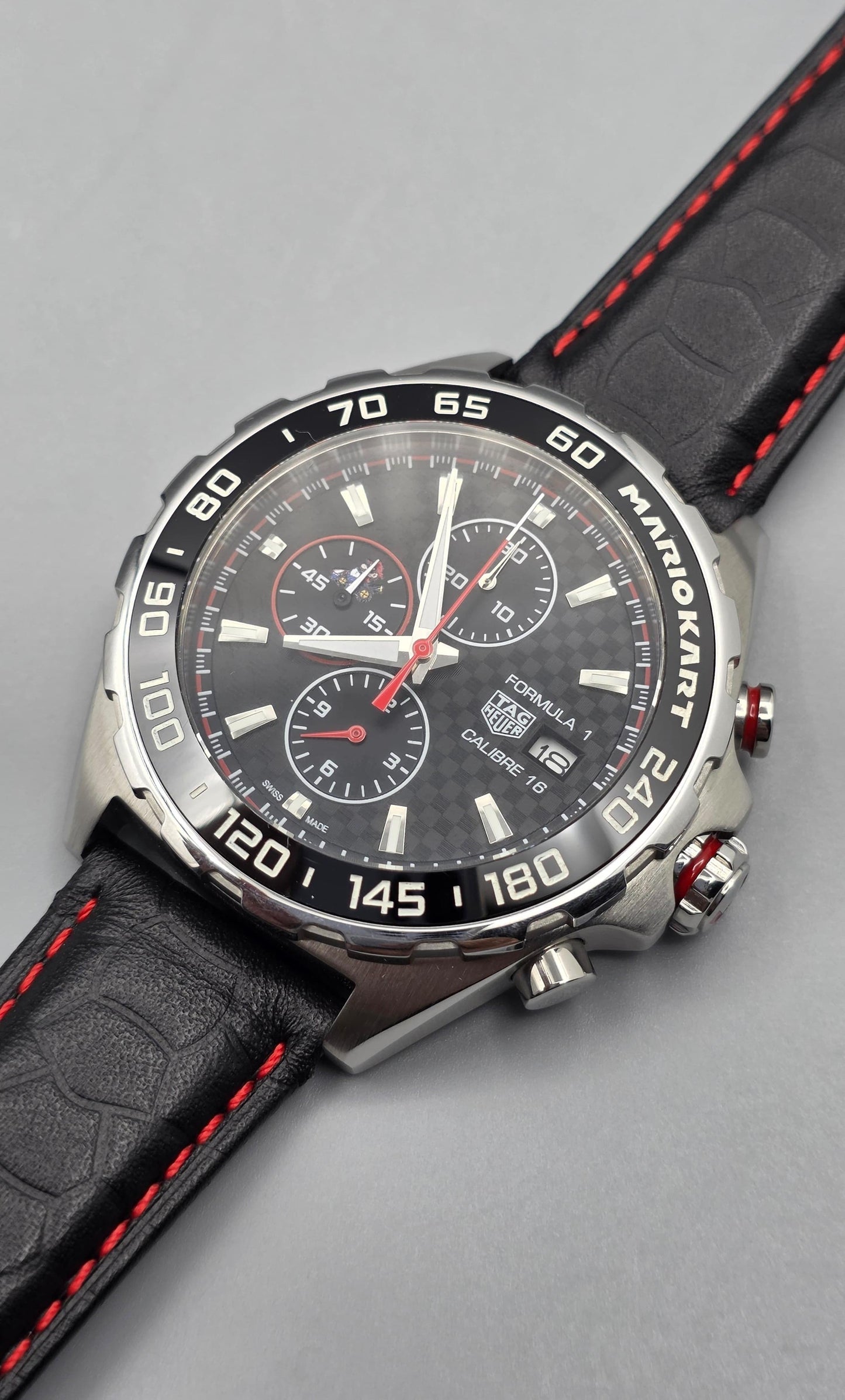 Luxury Chronograph Leather Watch – Black Dial Edition