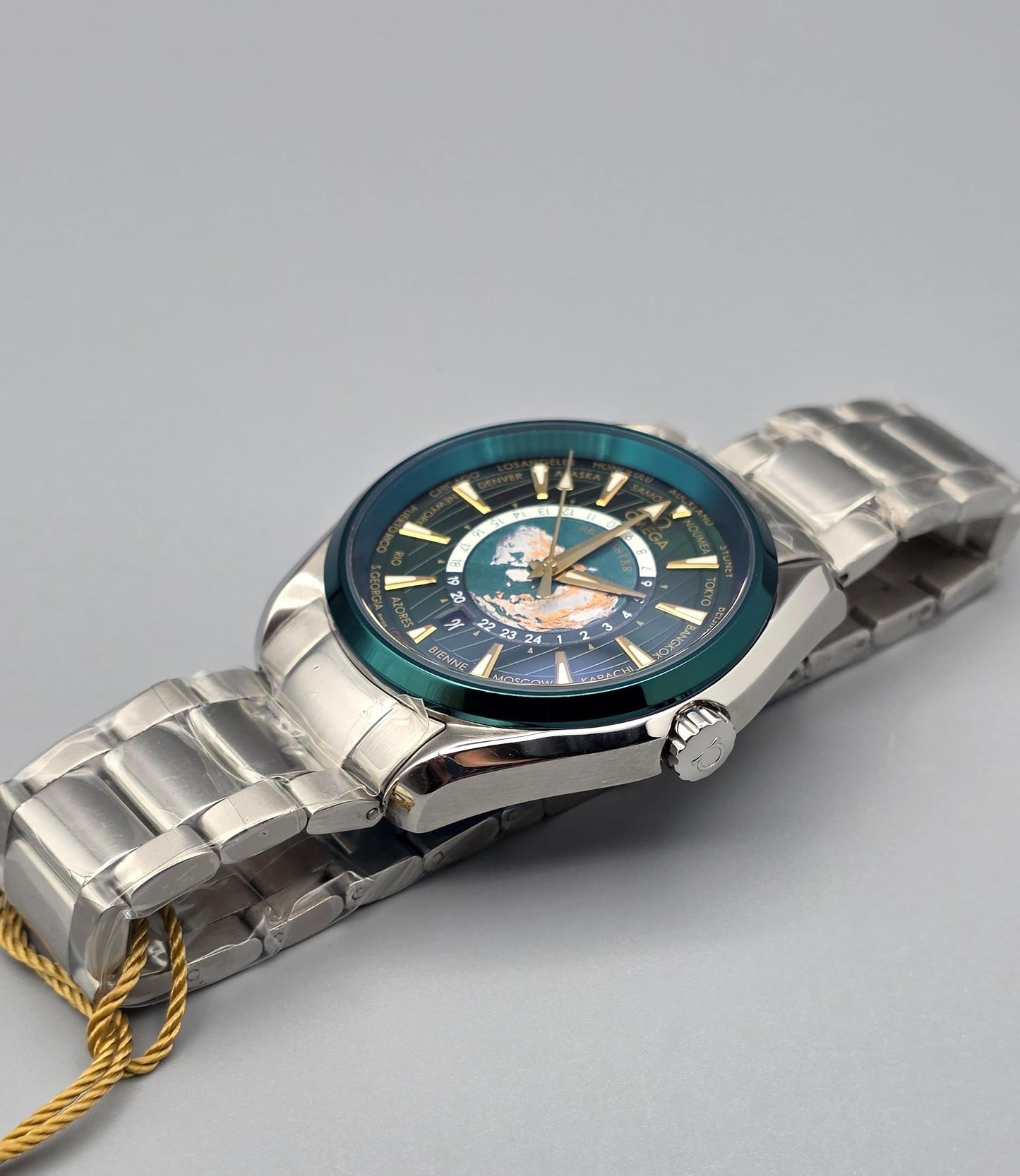 Luxury Green Worldtimer Automatic – Steel Edition