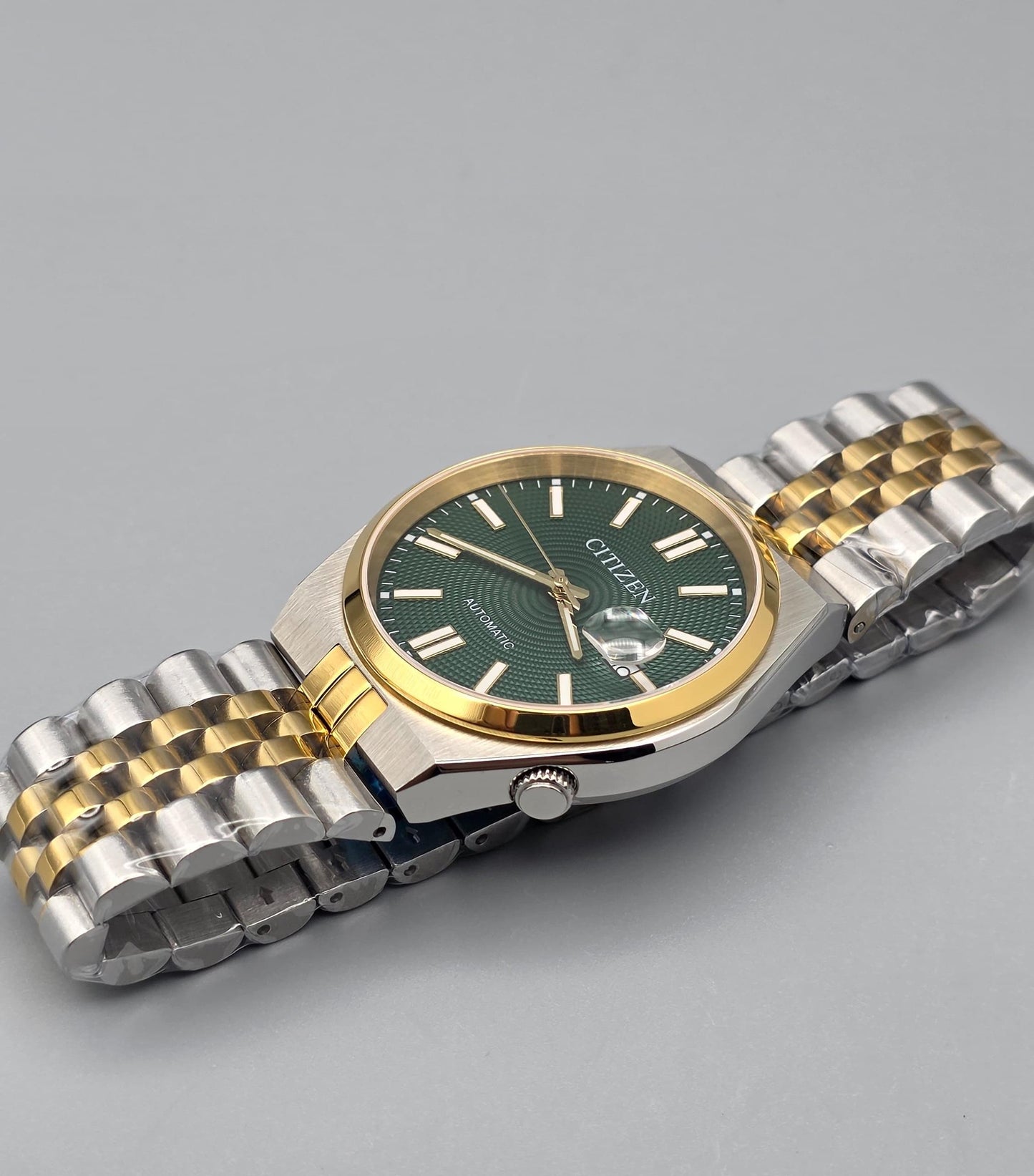 Luxury Green Dial Automatic – Two-Tone Edition