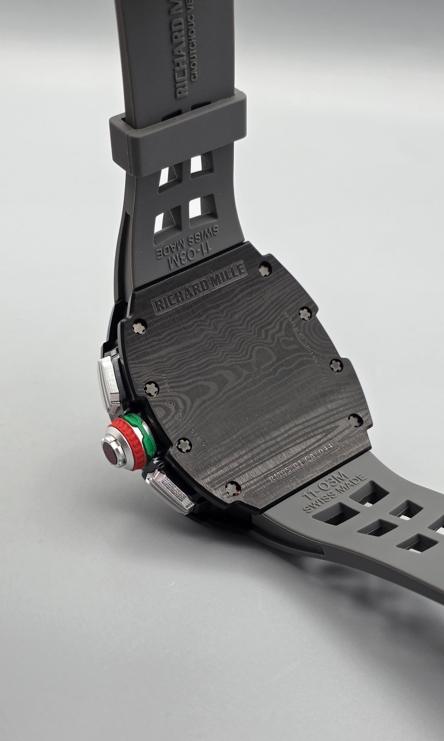 Luxury Racing Chronograph Watch – Black Carbon Edition