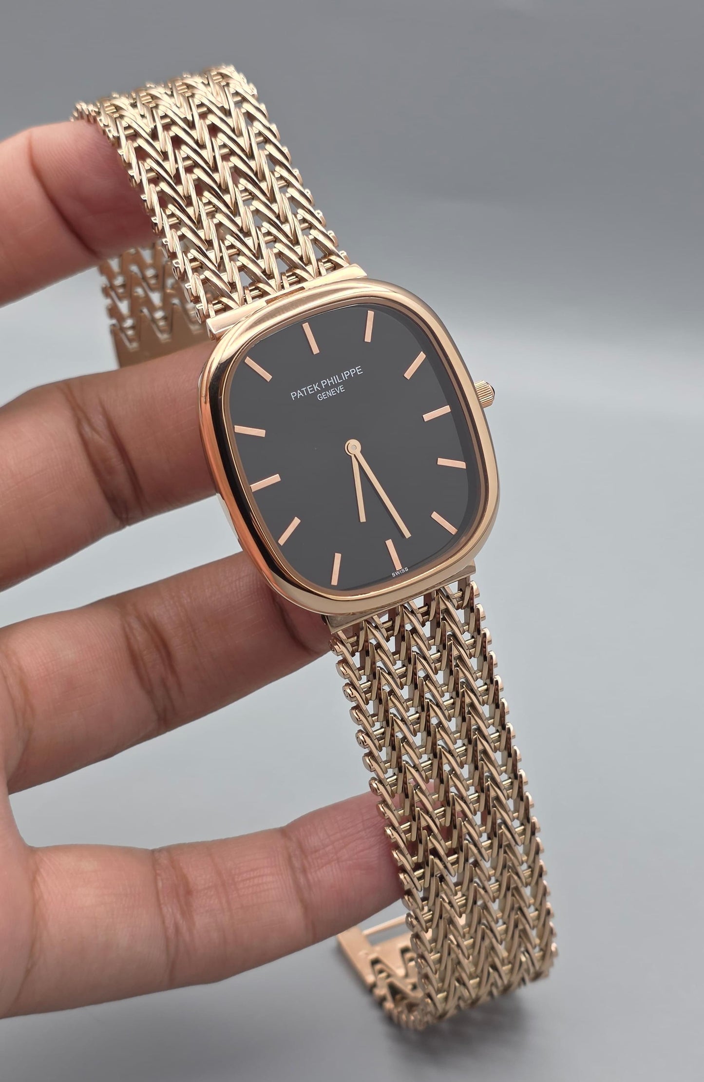 Luxury Dress Watch – Golden Ellipse Rose Gold Black Dial Chain Edition